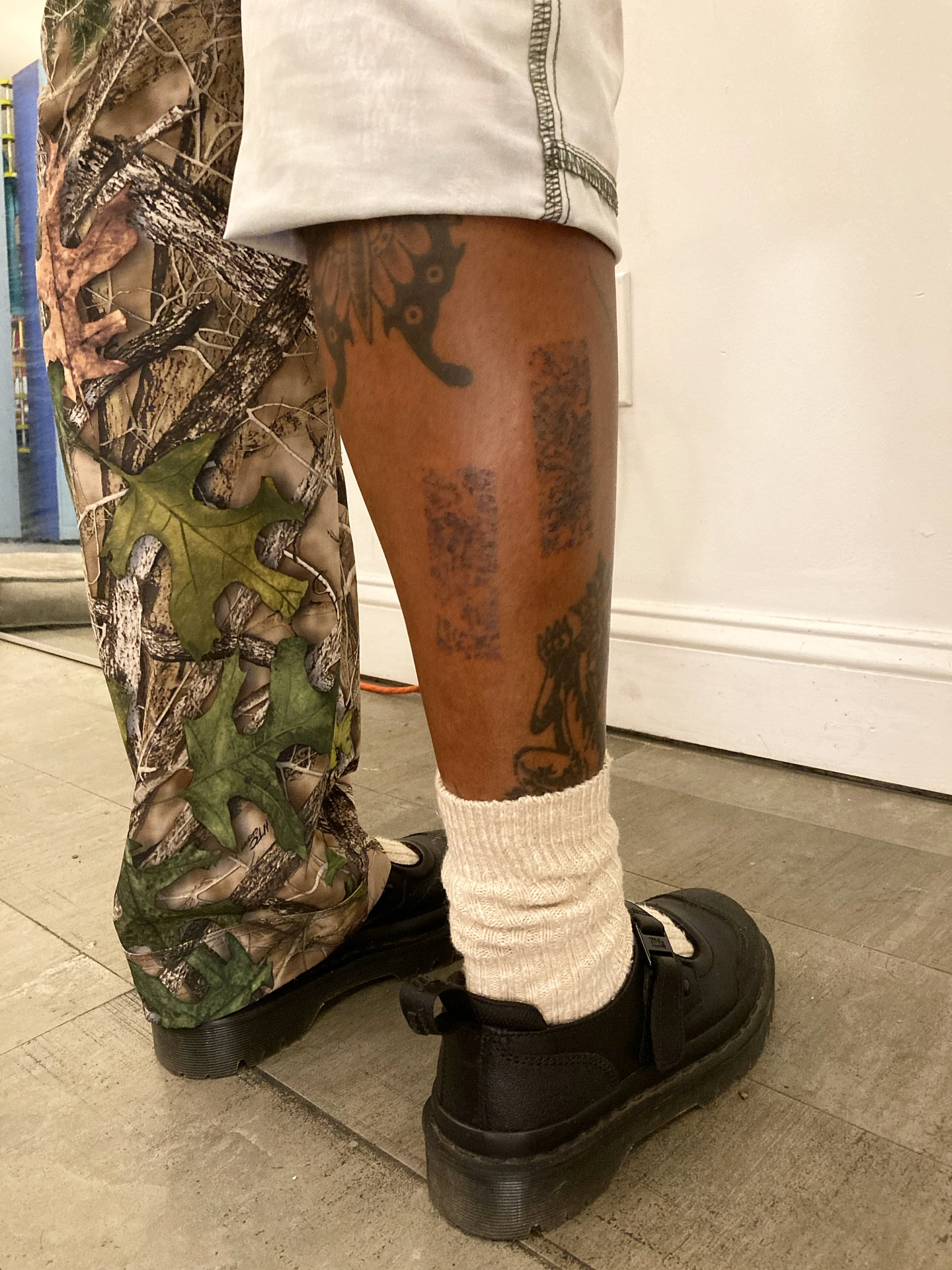 Animal American traditional tattoo on the calf by 잡초