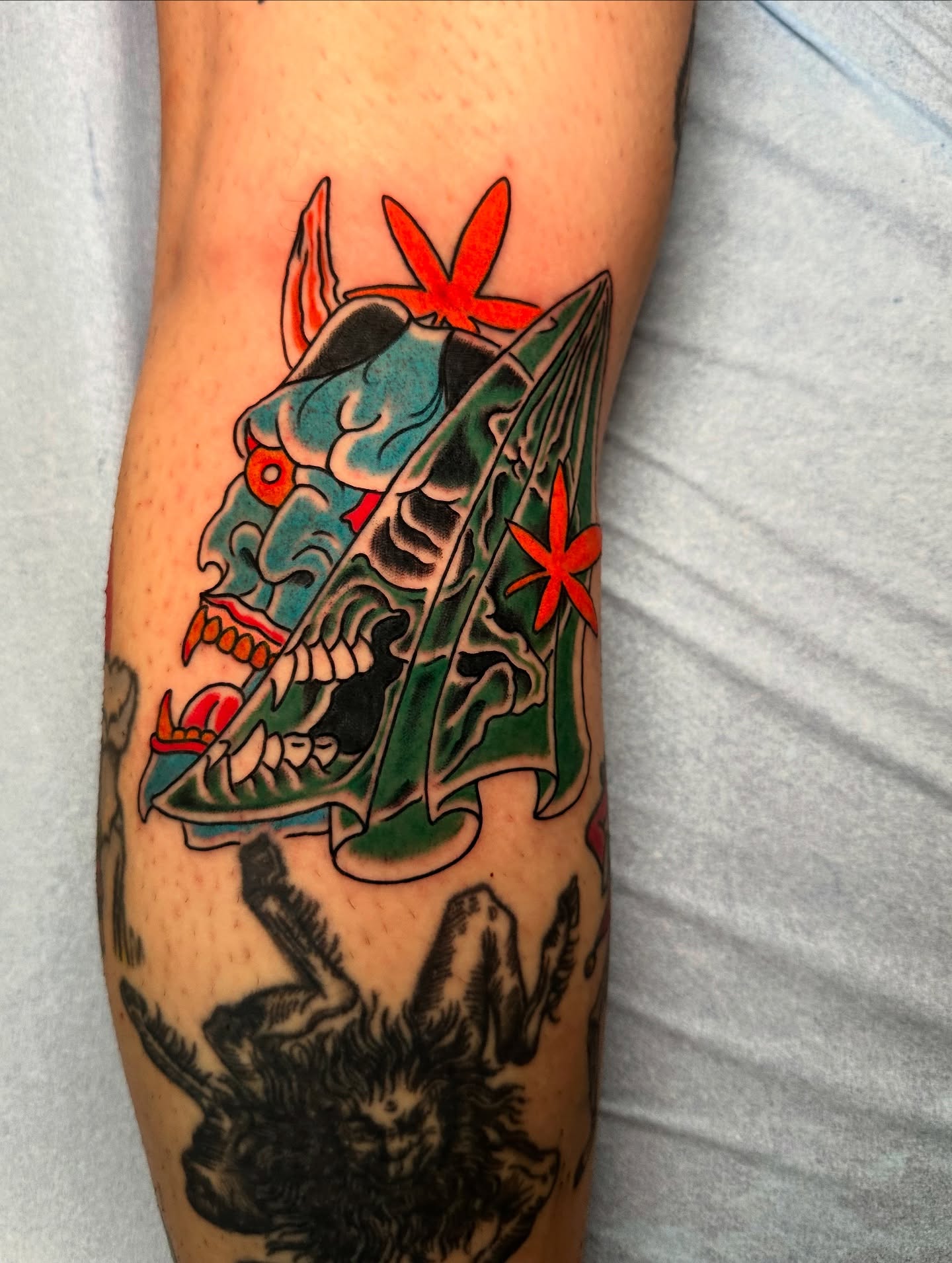 Demon mask American traditional tattoo on the forearm by 🕸🎚 𝑺𝑨𝑵𝑻𝑰 𝑺𝑬𝑽𝑬𝑵𝑺 🎚🕸🇫🇯