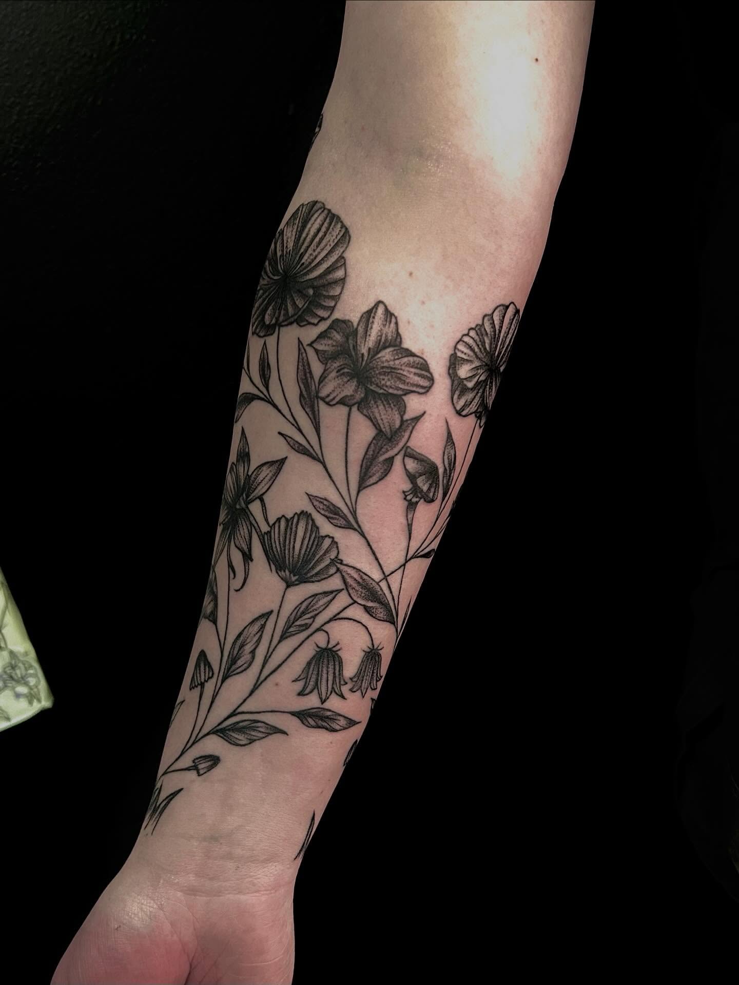 Tattoo by @diamondphoenix_ — black_and_grey