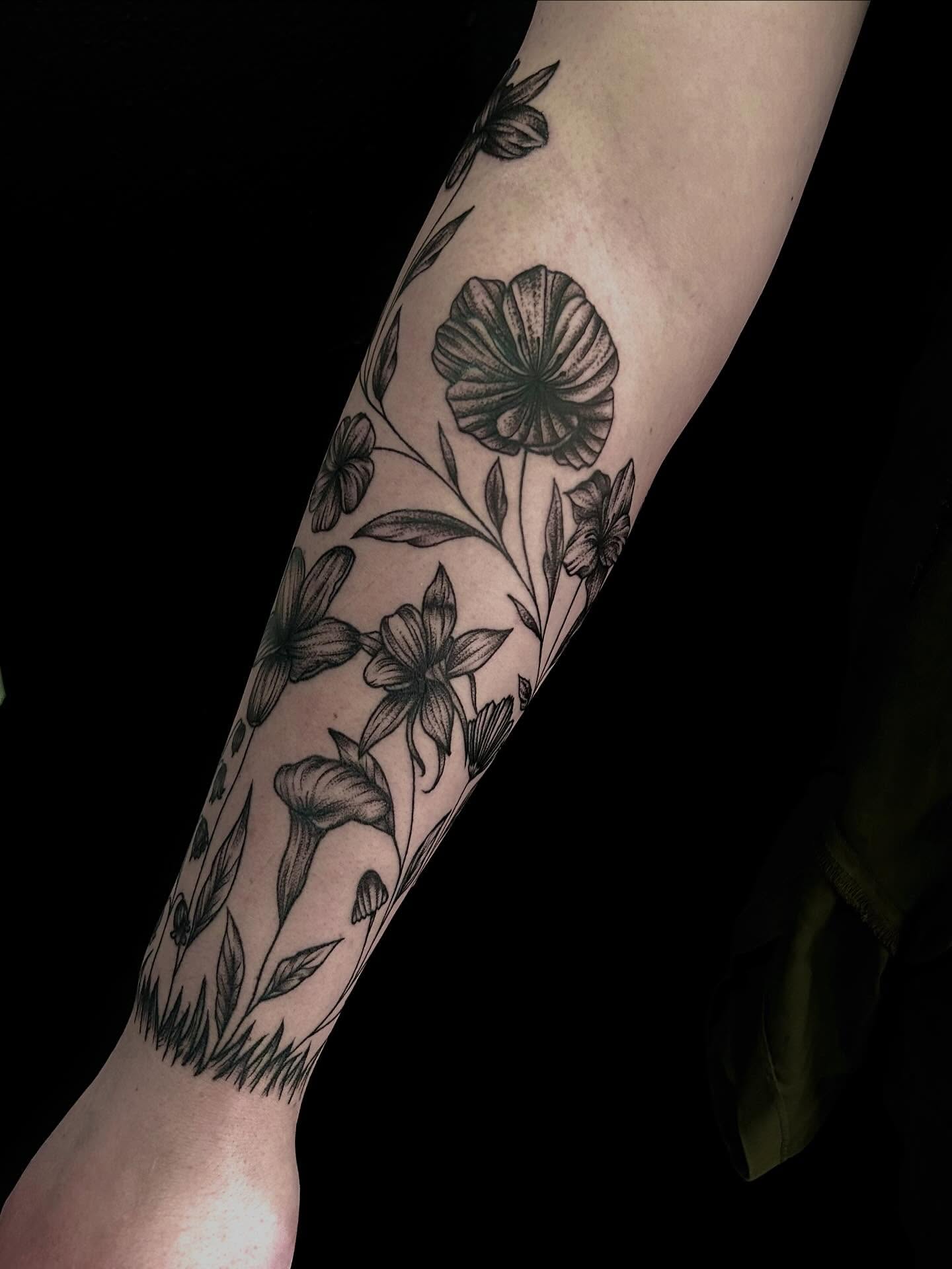 Tattoo by @diamondphoenix_ — black_and_grey