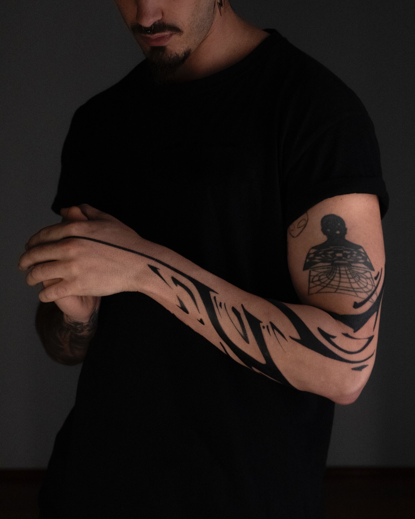 Abstract geometric pattern geometric tattoo on the forearm by Pietro Moleti