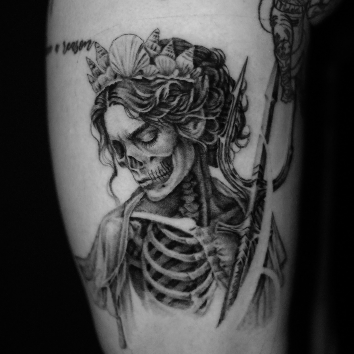 Skeleton woman realism tattoo on the forearm by Neeko