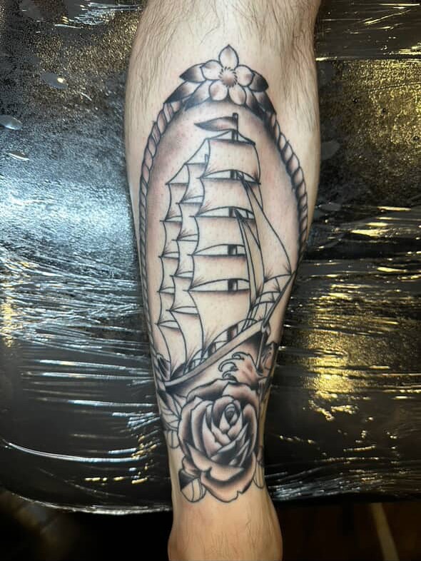 Tattoo by @salcustomtattoo — black_and_grey