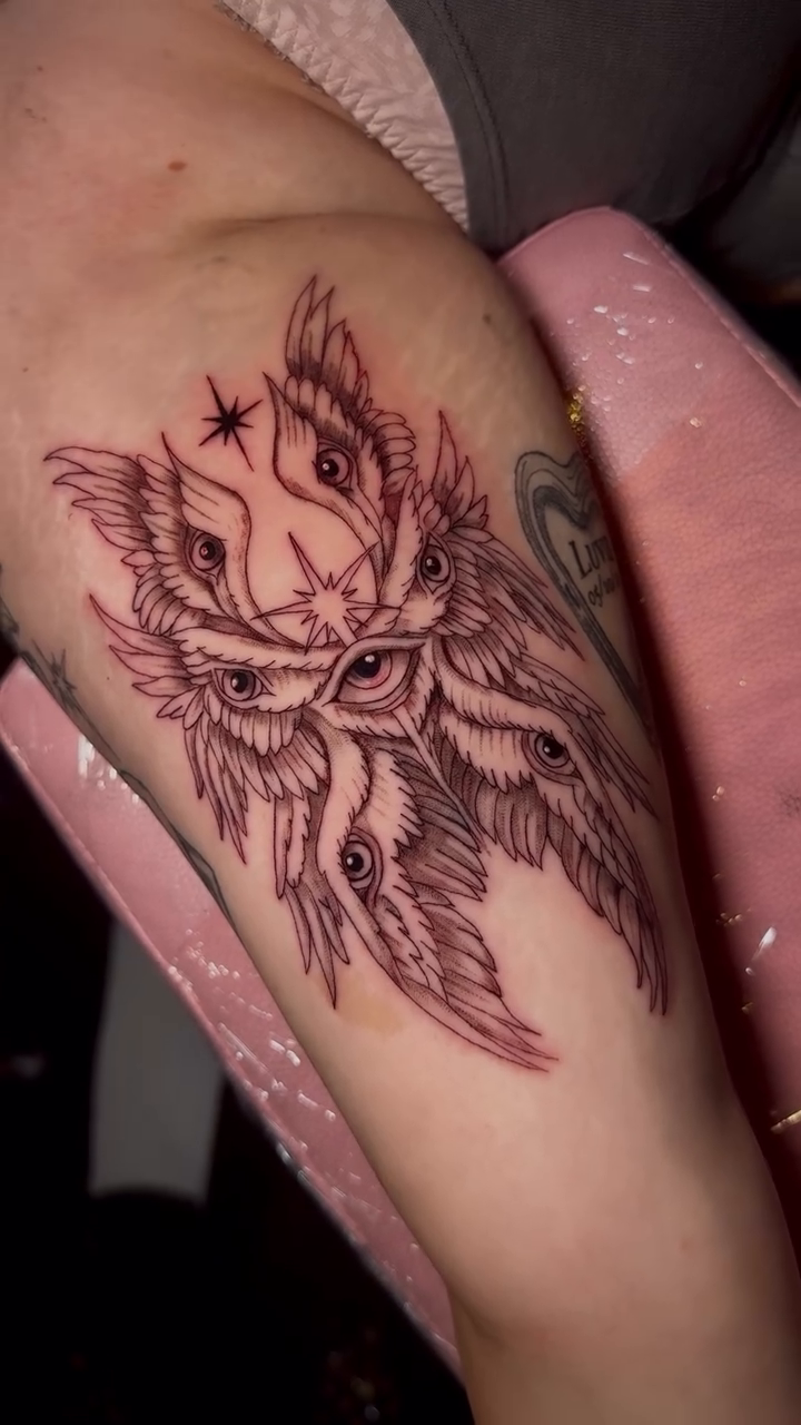 Tattoo by @cherrrywavees — fine_line, blackwork