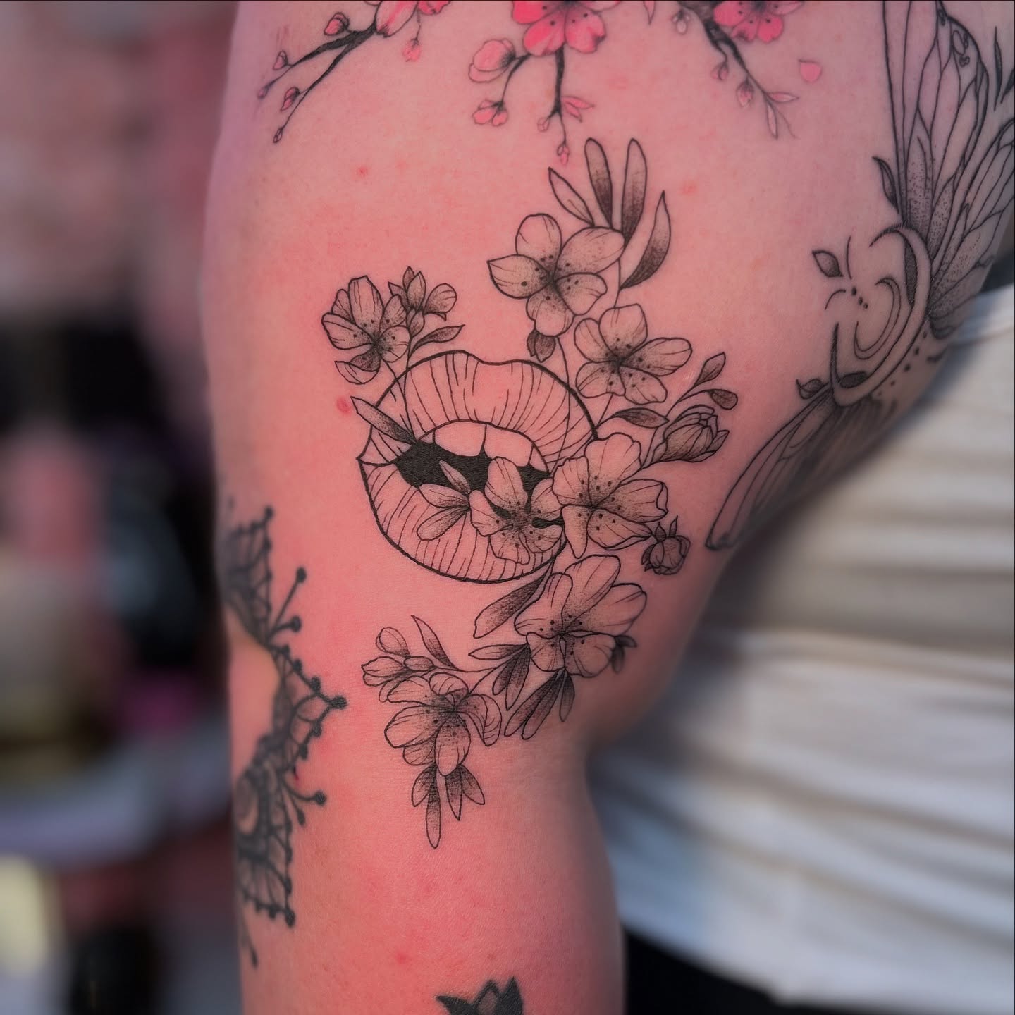 Flower bouquet black and grey tattoo on the forearm by 𝒱𝒽𝓎𝓍𝒾𝓃