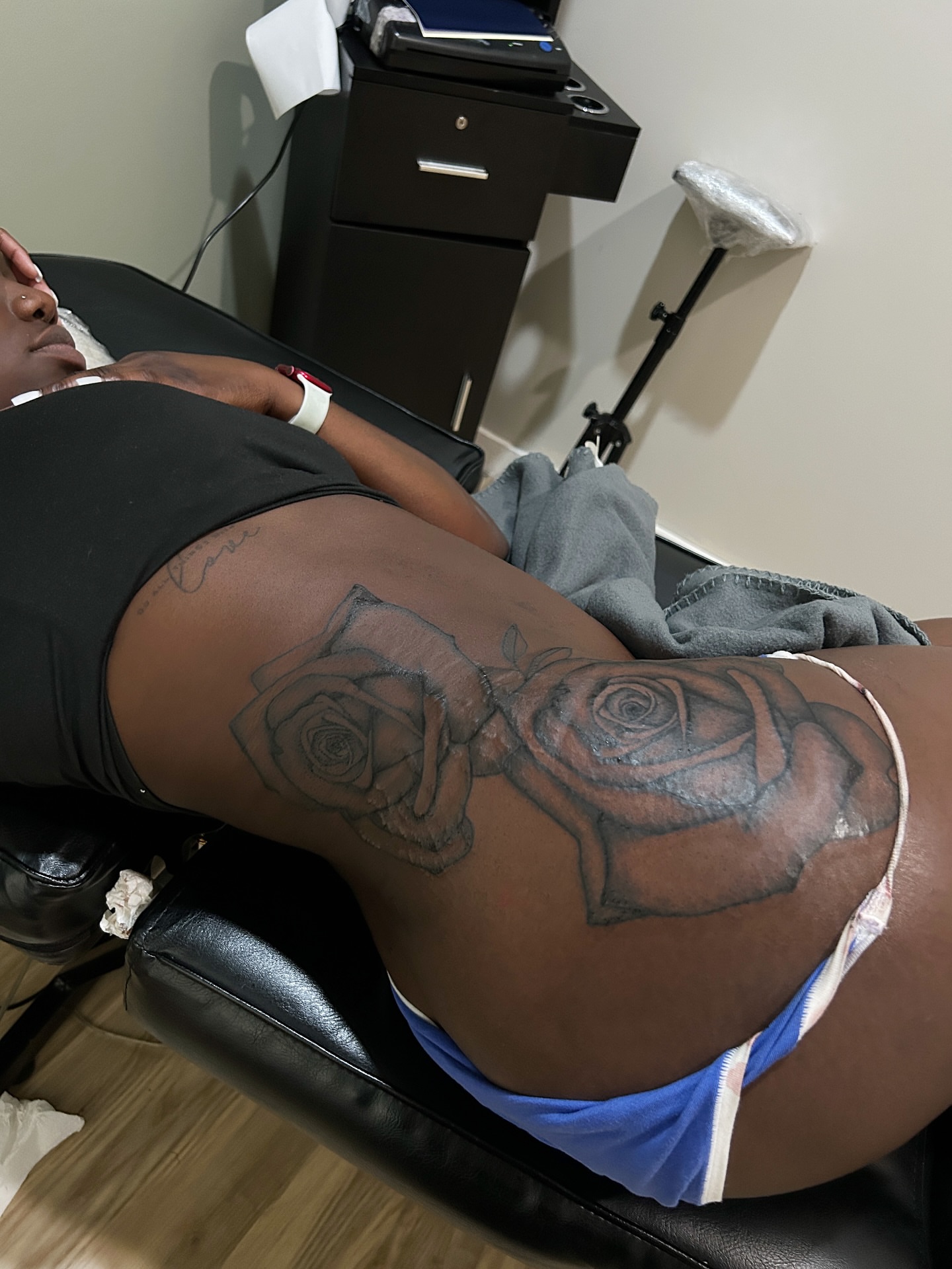 Rose black and grey tattoo on the thigh by nylachanel