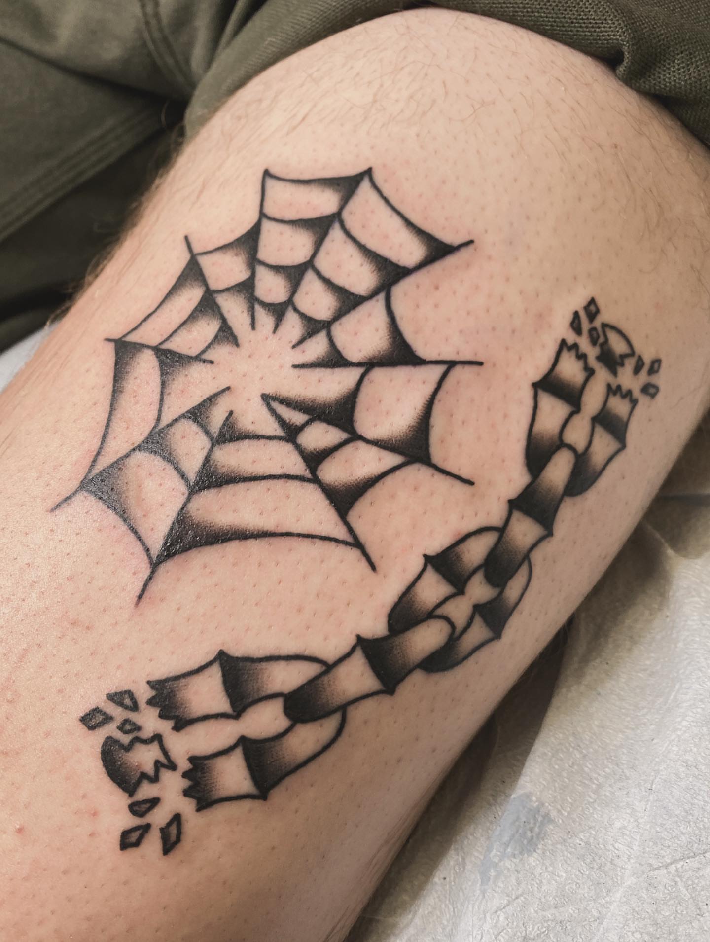 Tattoo by @il.tattoos — black_and_grey, geometric