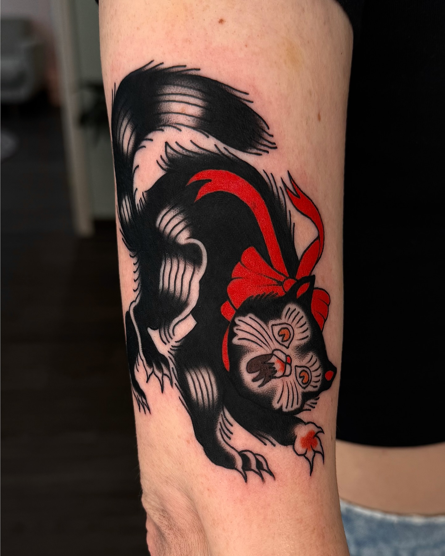 Cat American traditional tattoo on the forearm by 𝒟𝑜𝓃𝓃𝒶 𝒥 ࿏ Portland Tattoo Artist