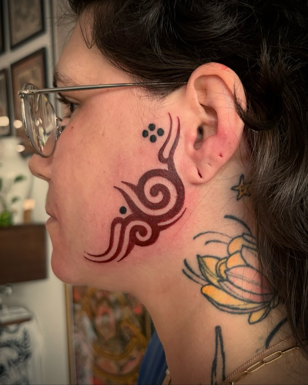 Tribal swirls tribal tattoo on the neck by π€ π
πͺ π‘ π π π© π© π π€