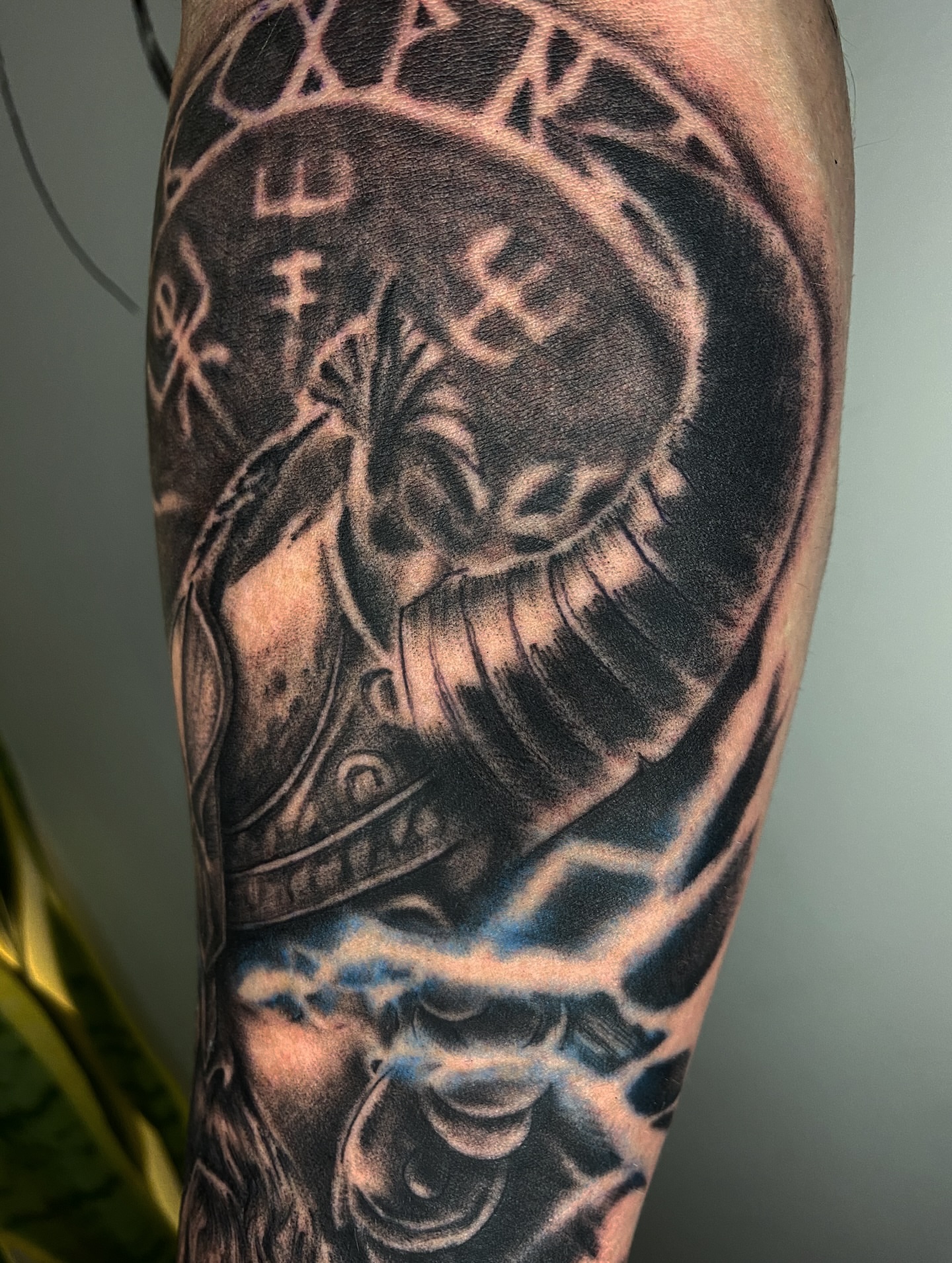 Tattoo by @garotodatatuagem — black_and_grey, realism