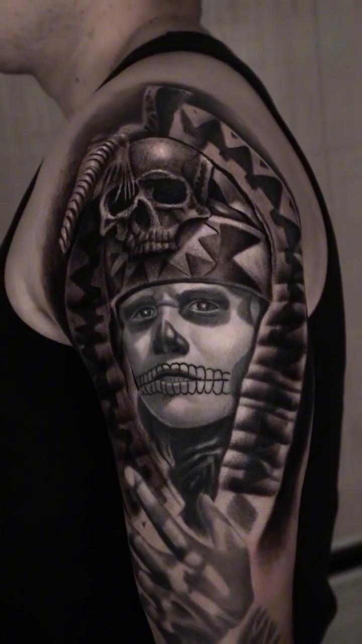 Skull headdress dark realism tattoo by Eduardo Alonso Cruz ๐ฒ๐ฝ