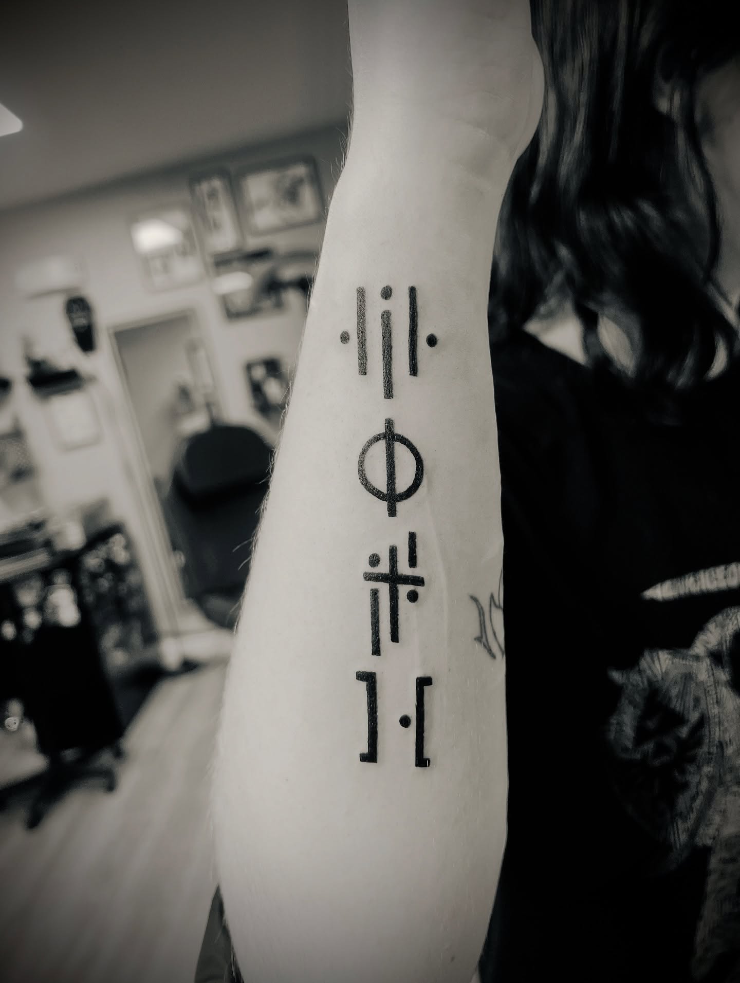 Tattoo by @kittymarietattoos โ dotwork