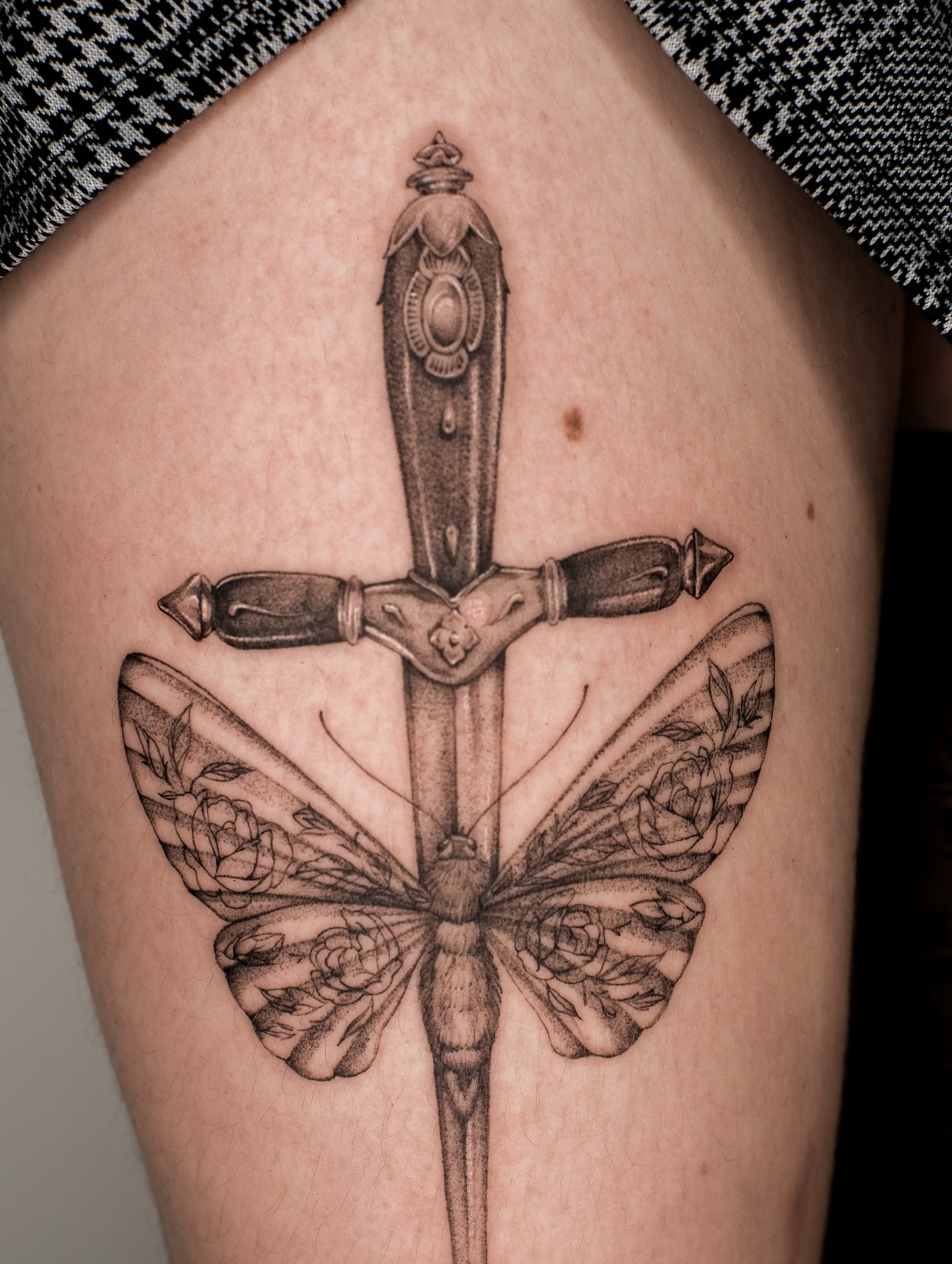 Tattoo by @emma.tattoos — black_and_grey, geometric