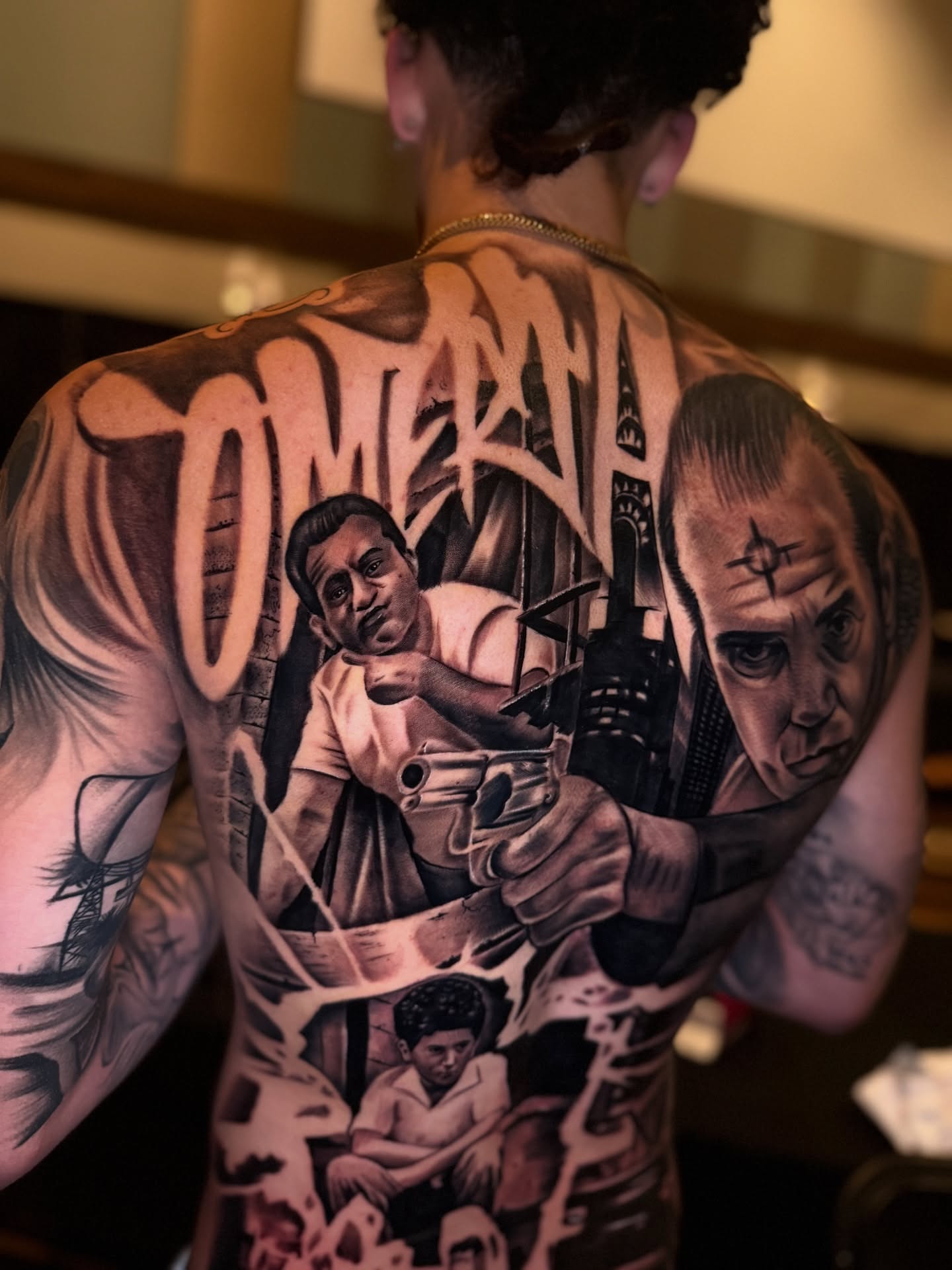 Gangster scene realism tattoo on the back by Jose Mendoza Torres