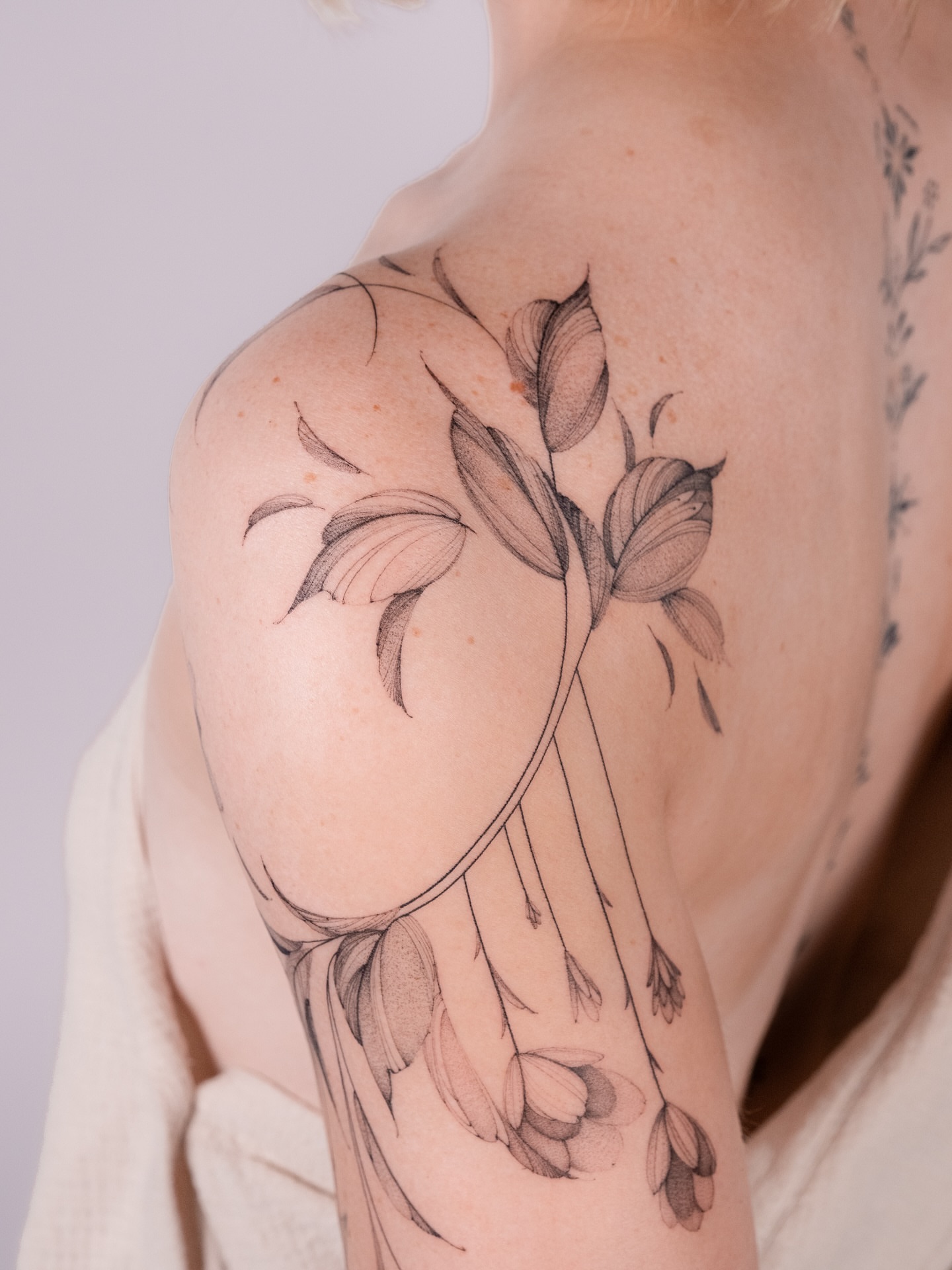 Tattoo by @lasstattoo — black_and_grey
