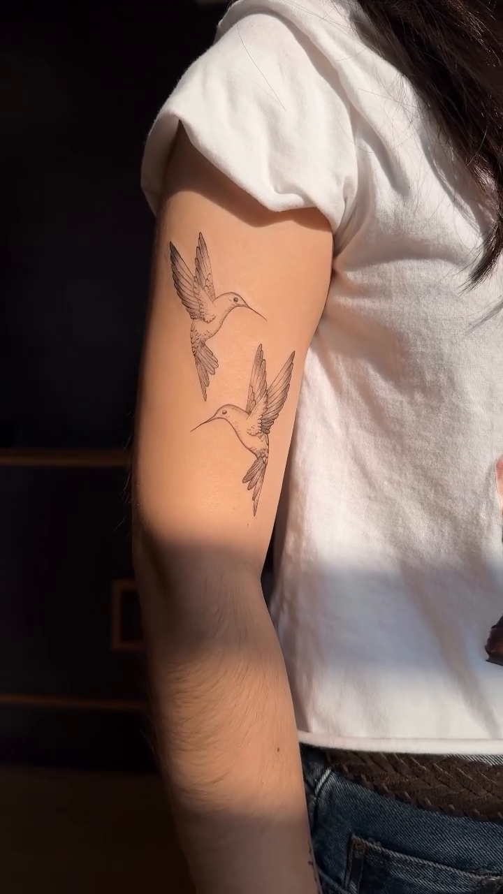Tattoo by @vikabenito_tattoo — fine_line