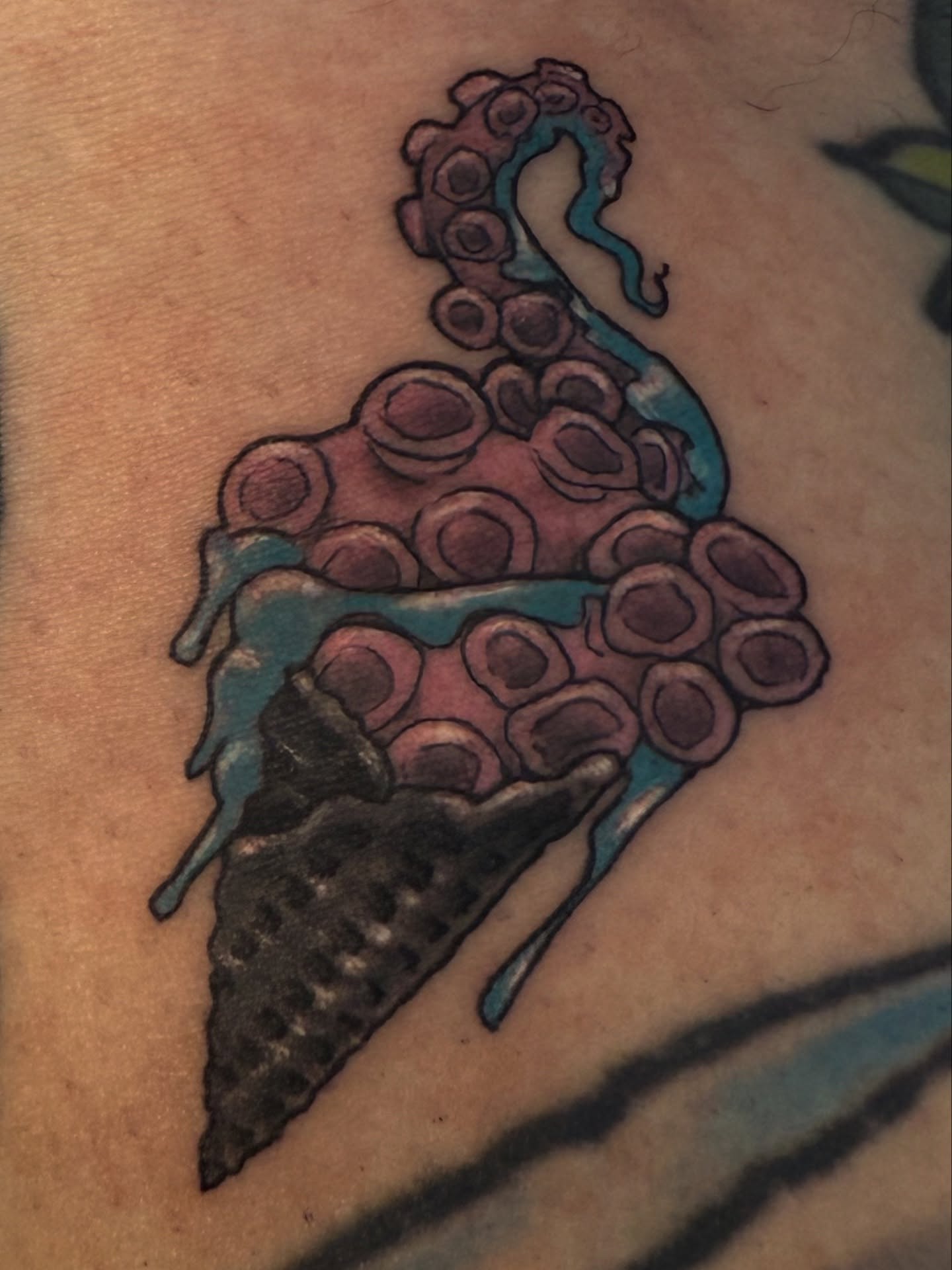 Tattoo by @jenniweer — american_traditional