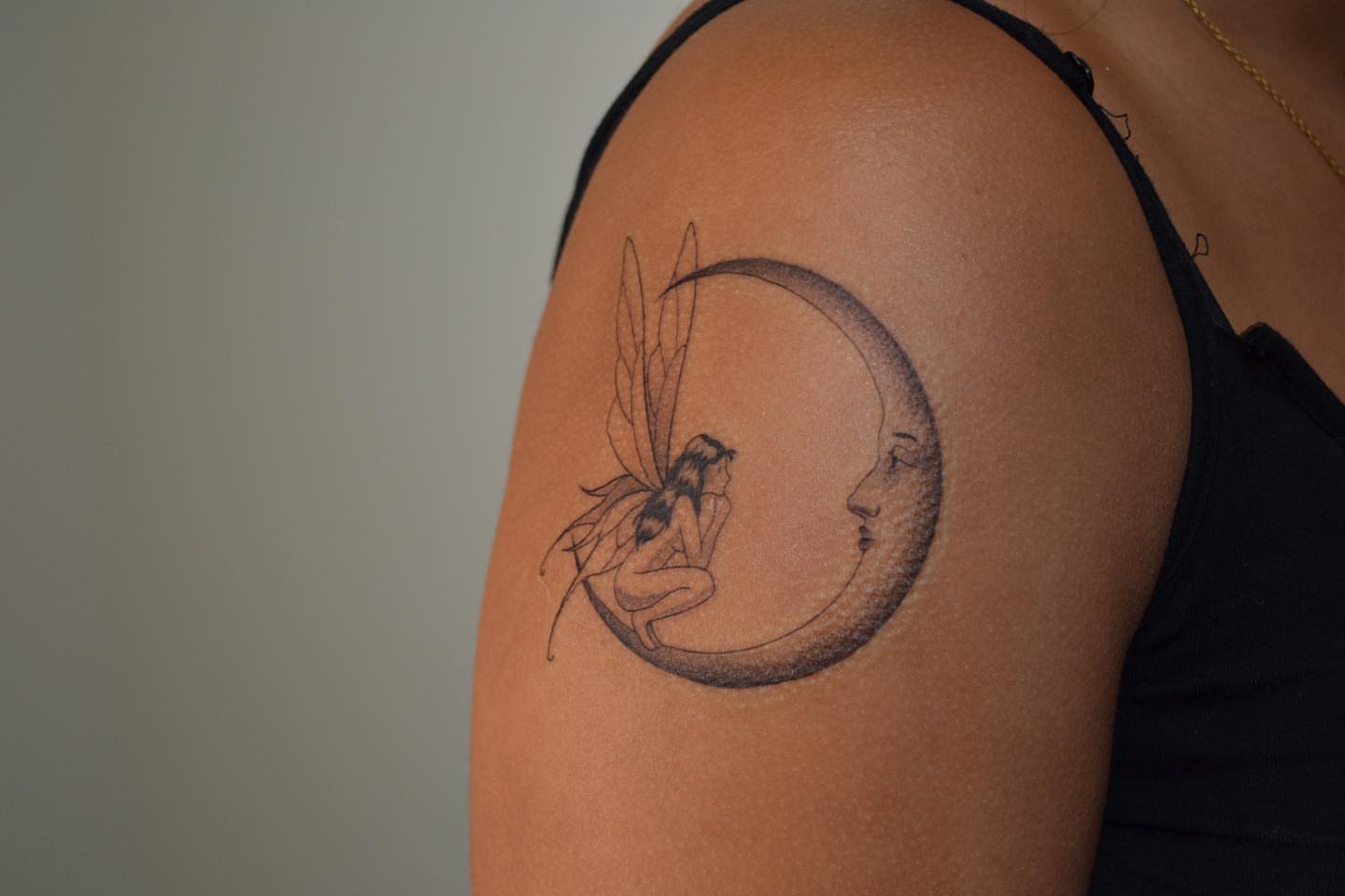 Tattoo by @vulgarviolets — black_and_grey