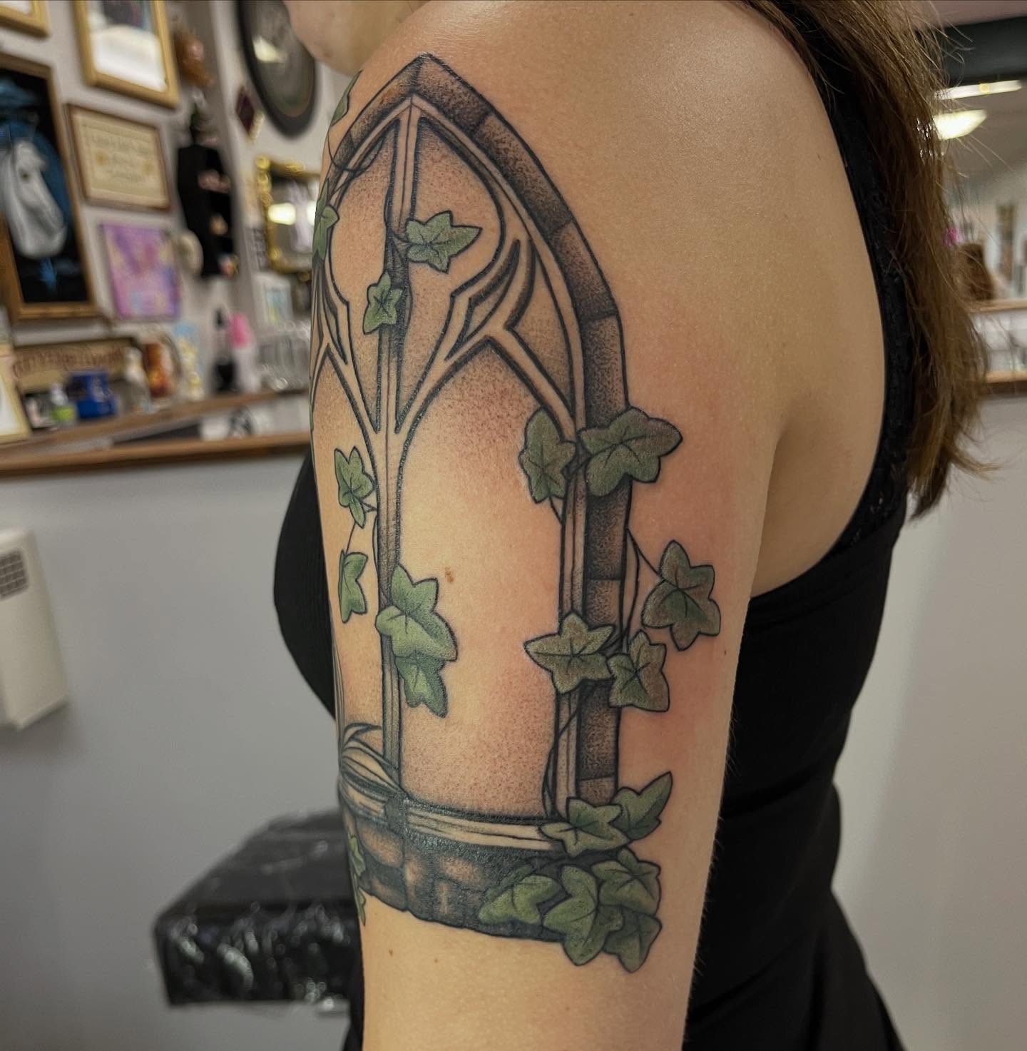 Tattoo by @ellmackk — realism