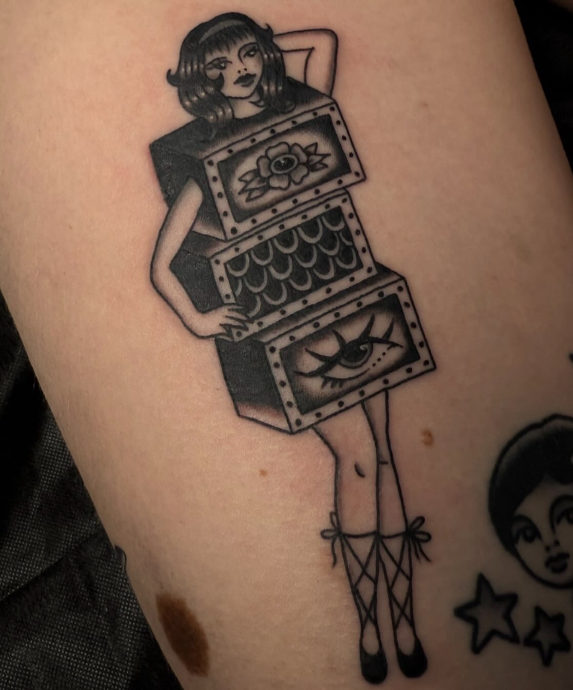 Mechanical woman black and grey tattoo on the thigh by ✮KAT✮