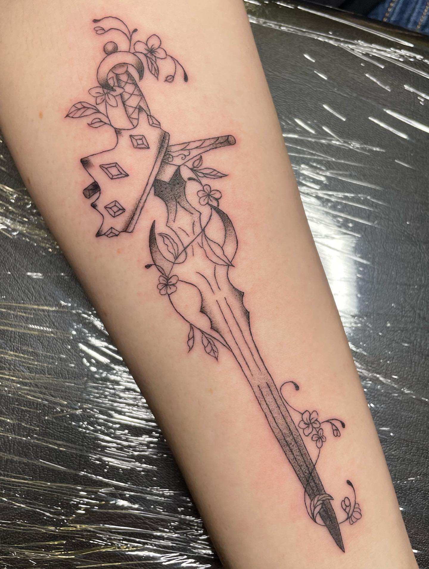 Tattoo by @zetersenn_ink — black_and_grey