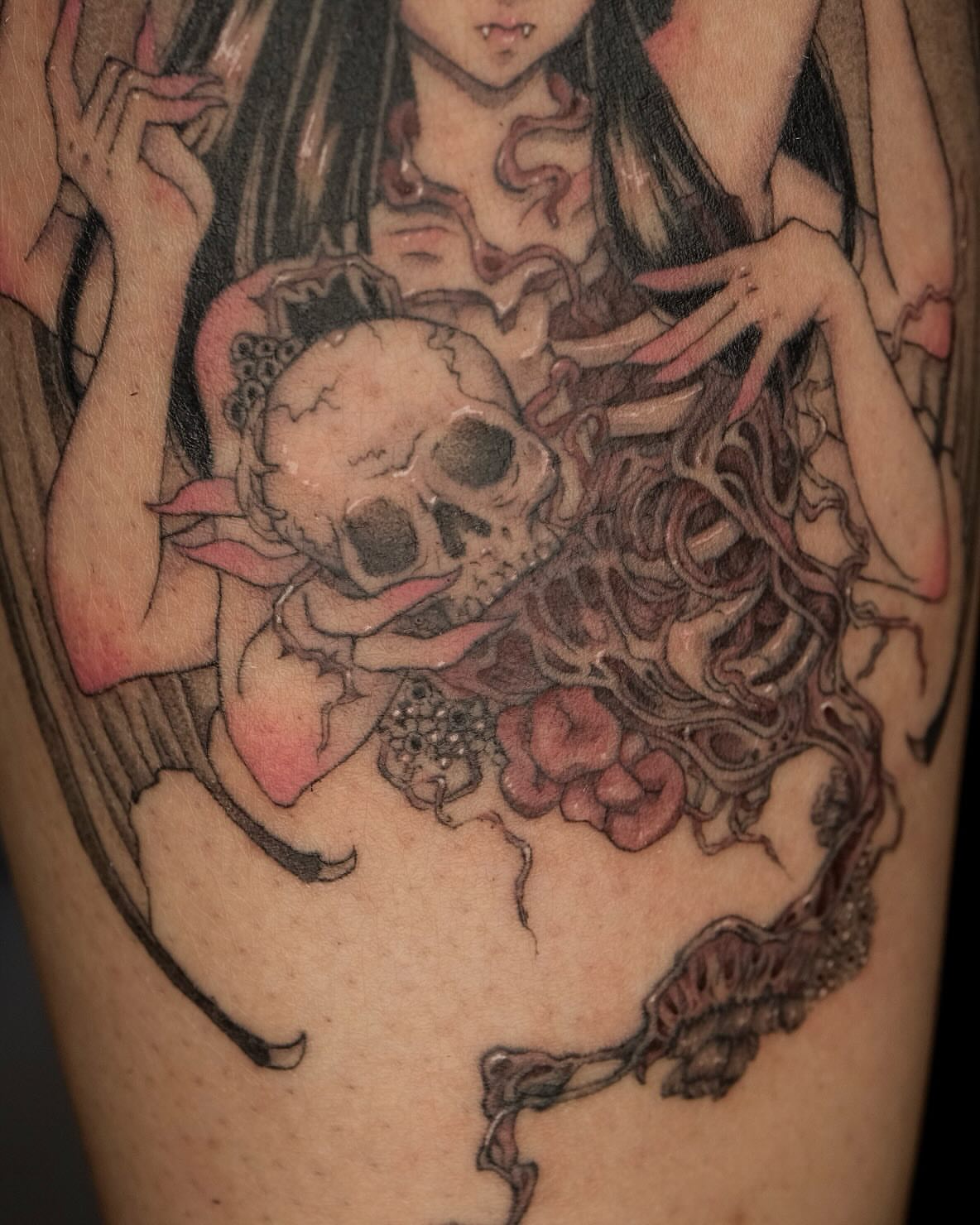 Woman with skull dark realism tattoo on the thigh by misa (mi isabelle) β€οΈβπ₯π