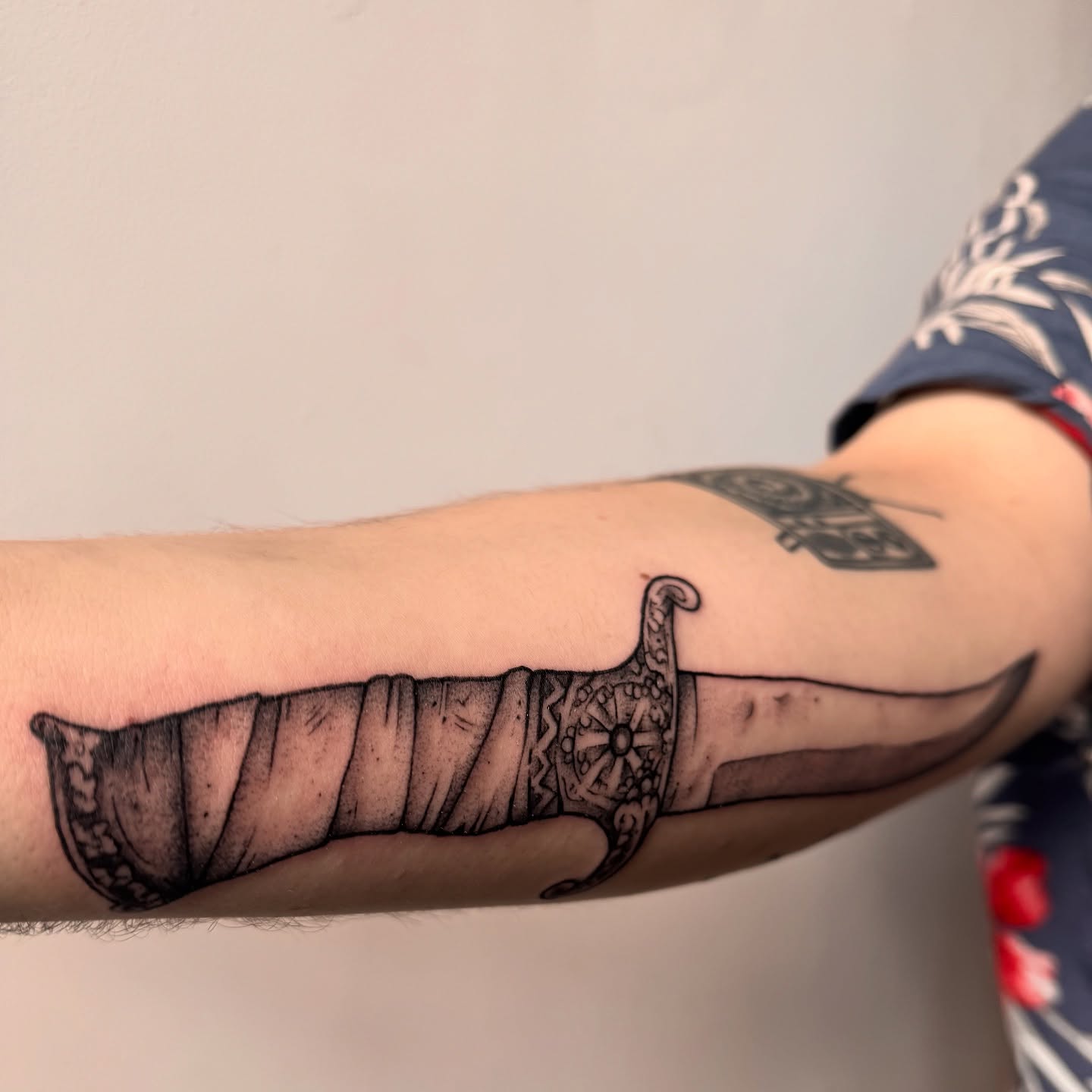 Tattoo by @haut_ces_ane — black_and_grey