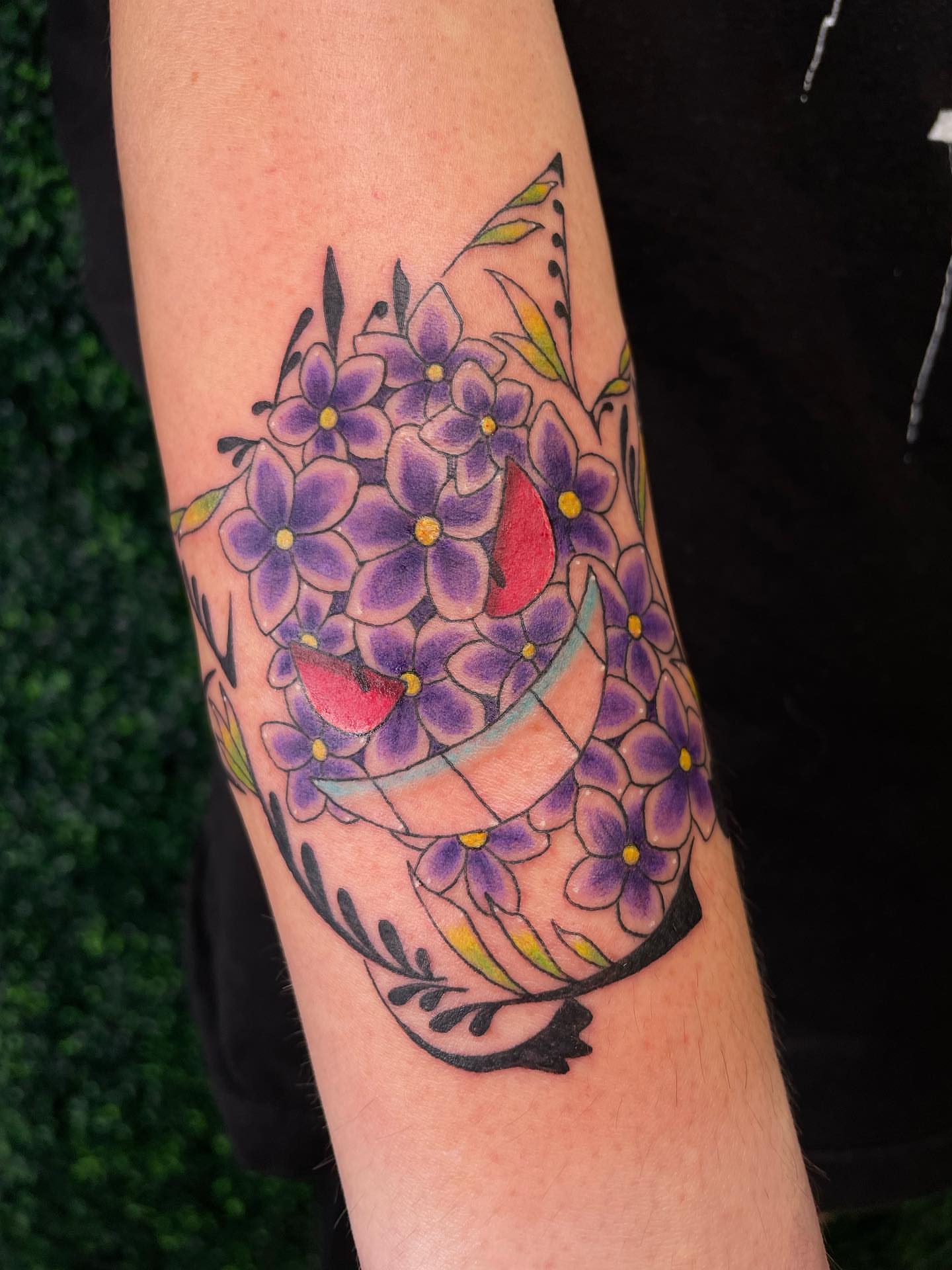 Tattoo by @zetersenn_ink — new_school, dotwork