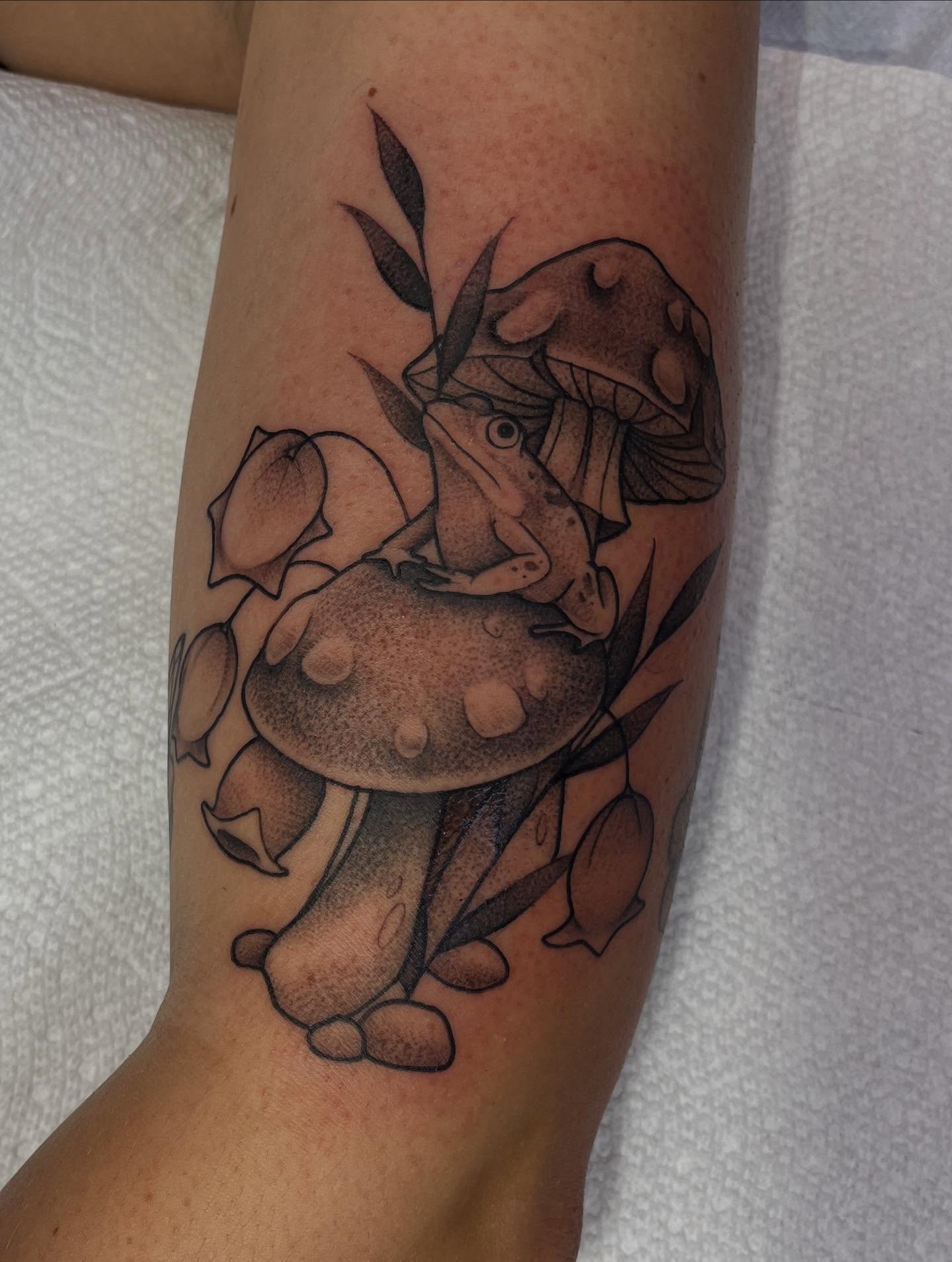 Tattoo by @ellmackk — dotwork, geometric