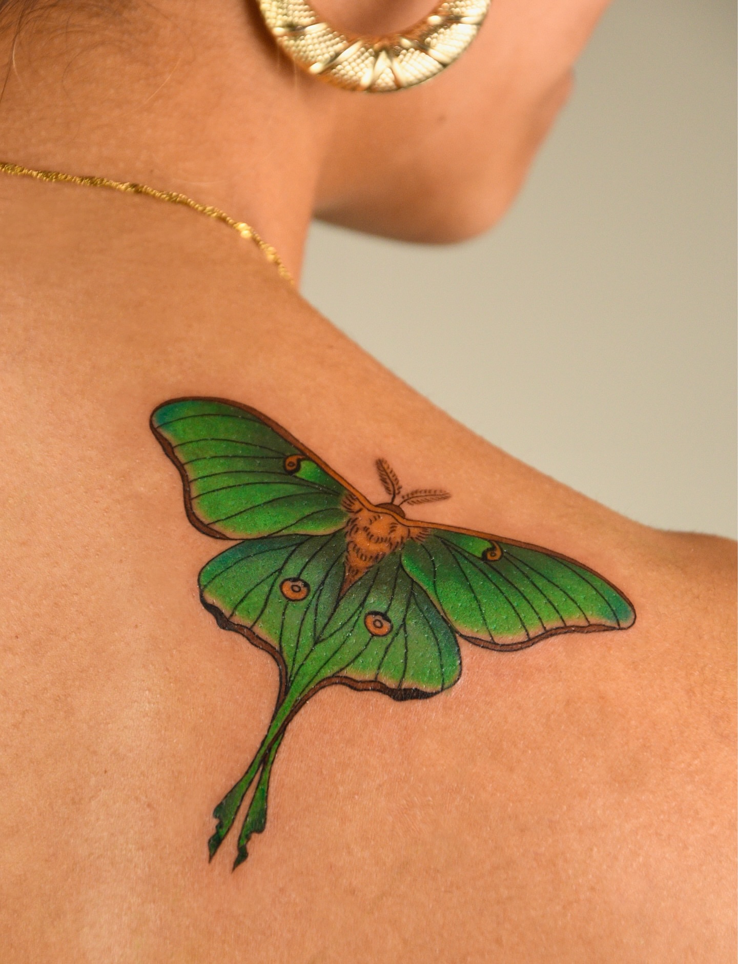 Green luna moth realism tattoo on the shoulder by ๐ก๐ฎ๐ป๐ฐ๐ โง ๐ก๐ฌ๐ ๐ง๐๐ง๐ง๐ข๐ข ๐๐ฅ๐ง๐๐ฆ๐งโง