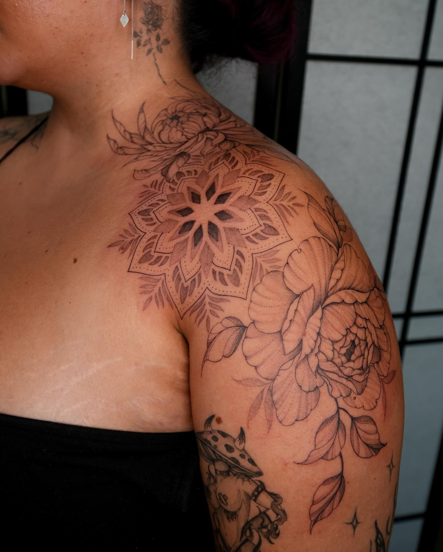 Floral mandala geometric tattoo on the shoulder by Pandora ✨ Floral, Los Angeles, California
