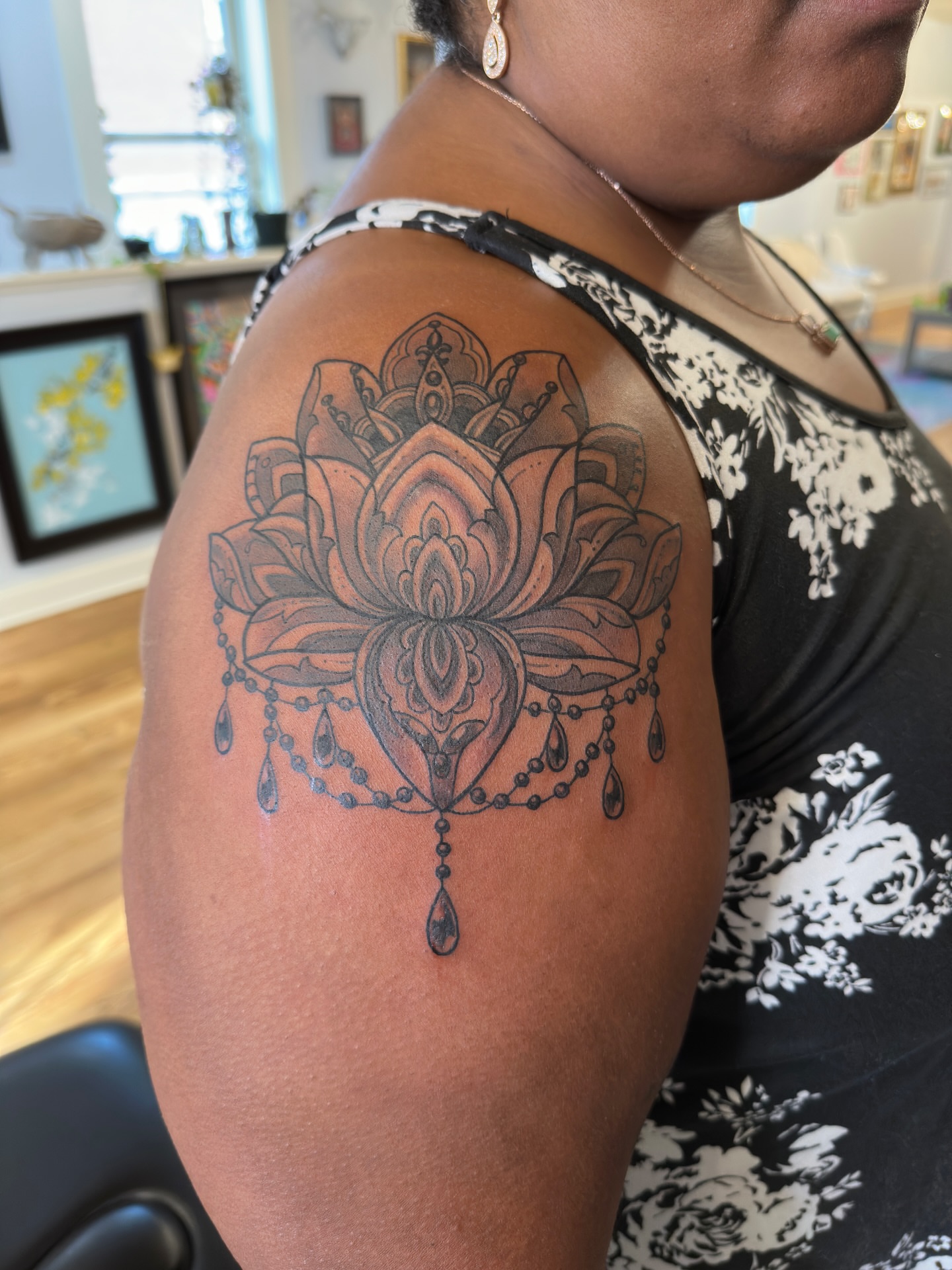 Tattoo by @electricunicorn — black_and_grey