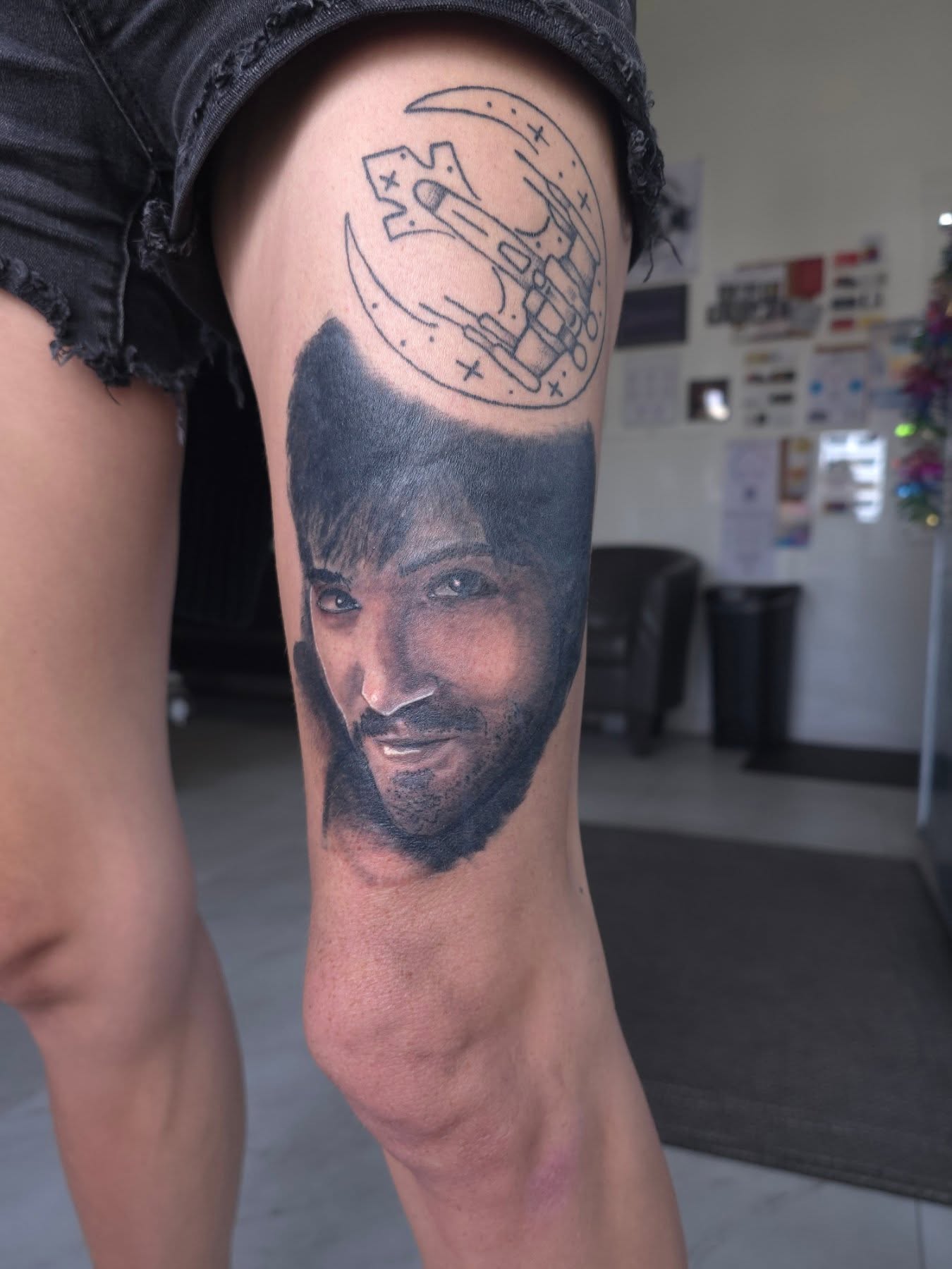 Tattoo by @lmwtattoos โ realism, black_and_grey