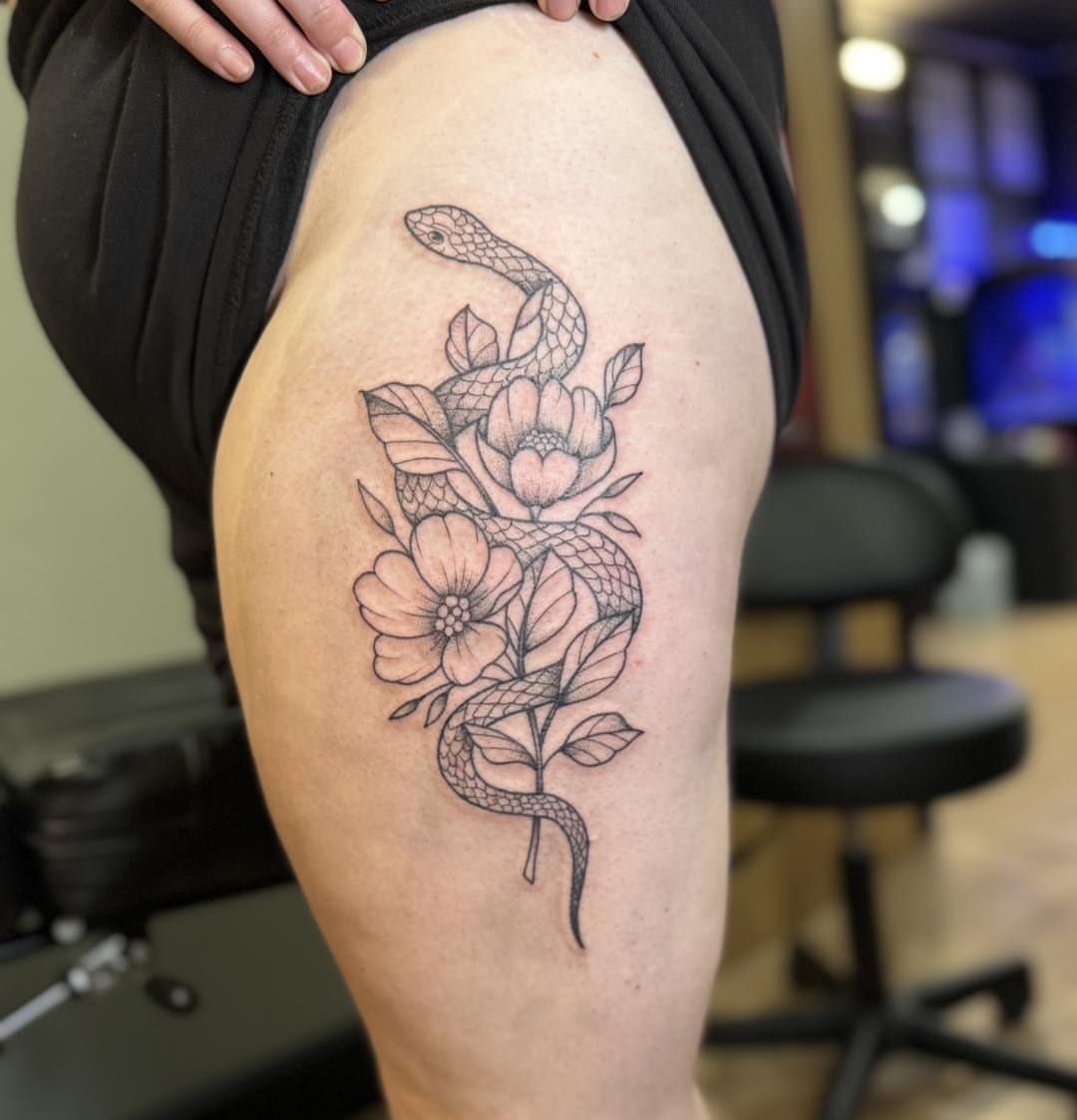 Tattoo by @gchlo123 — black_and_grey