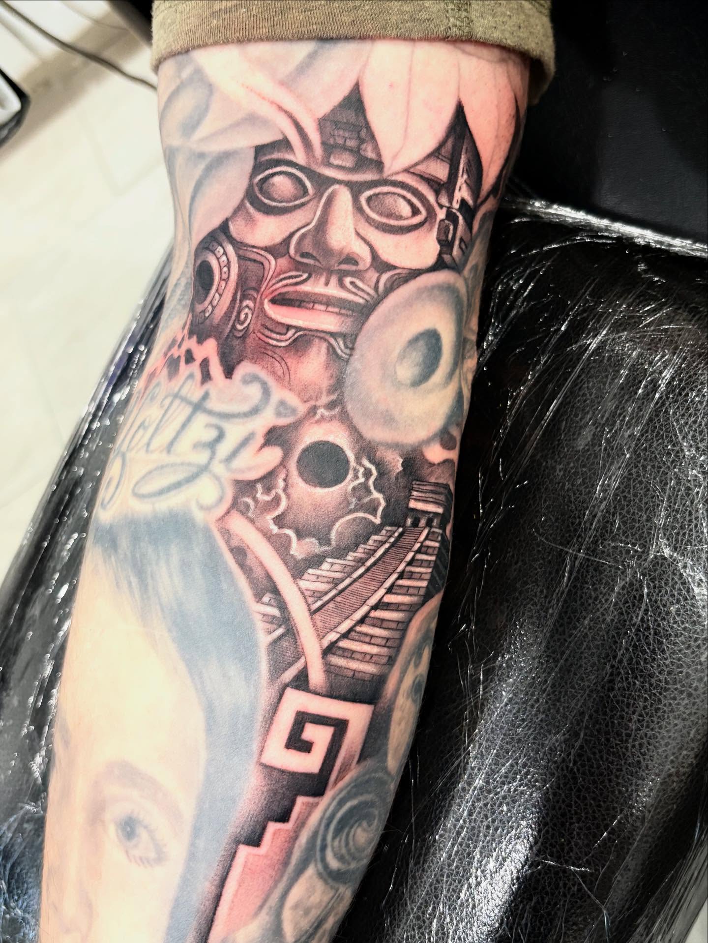 Tattoo by @juanliratattoos — geometric, black_and_grey
