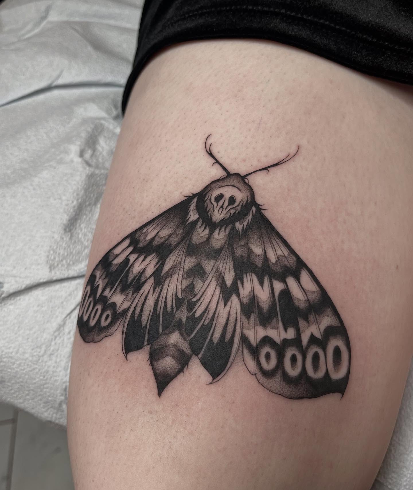 Tattoo by @apriljaytattoo — black_and_grey