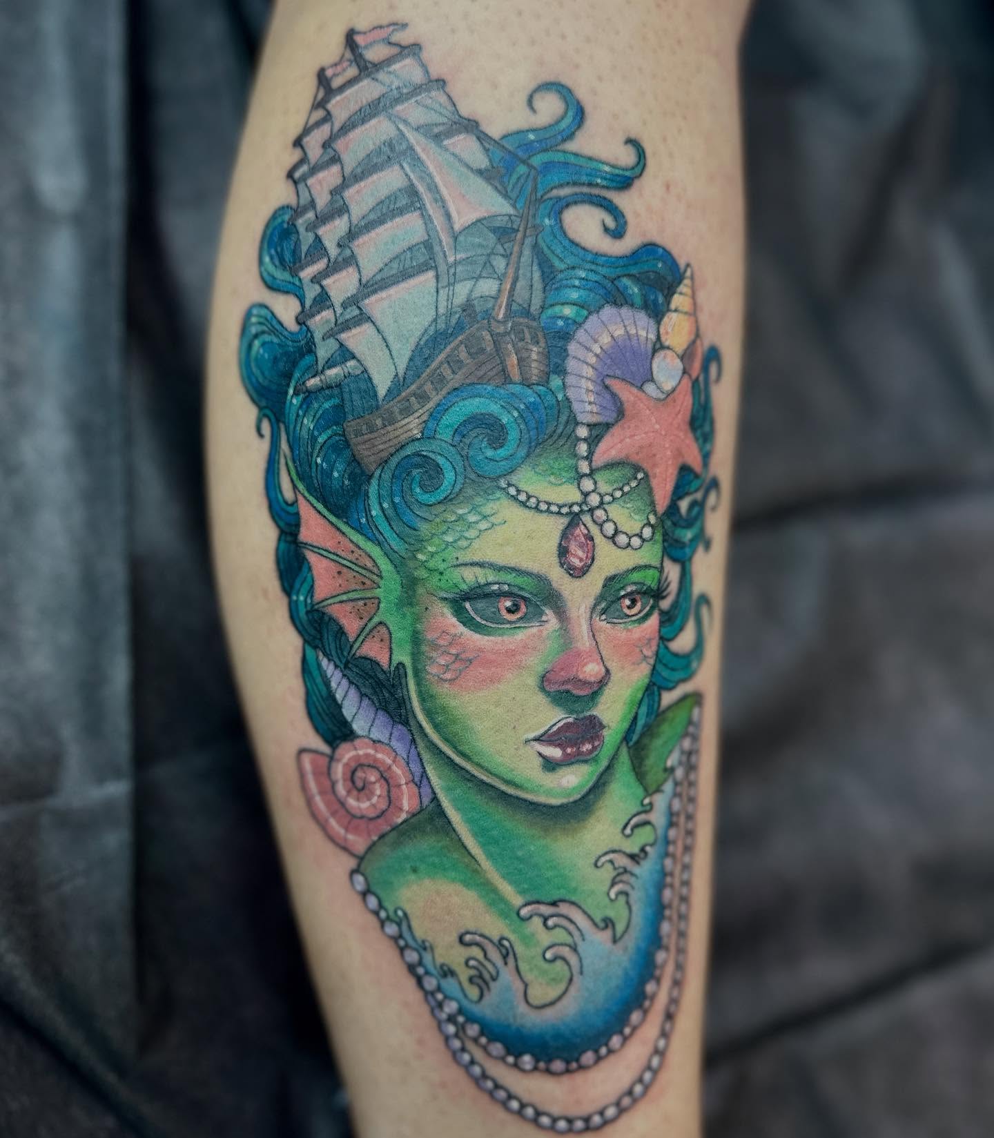 Tattoo by @all_buttered_up โ american_traditional, illustrative