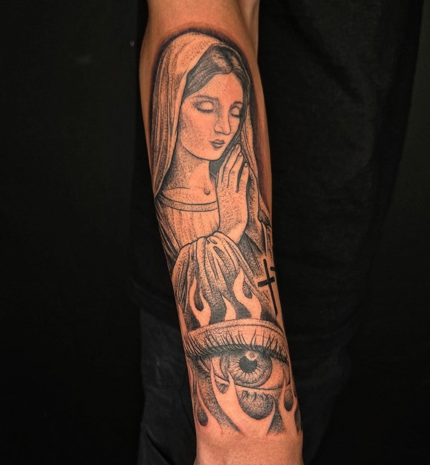 Tattoo by @robinmatztattoos โ dotwork, black_and_grey