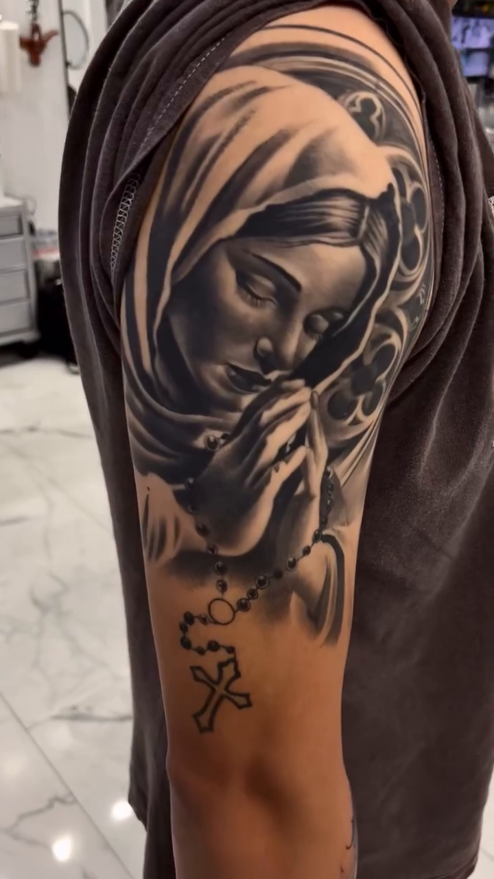 Tattoo by @alfredoadametattoo — realism, black_and_grey