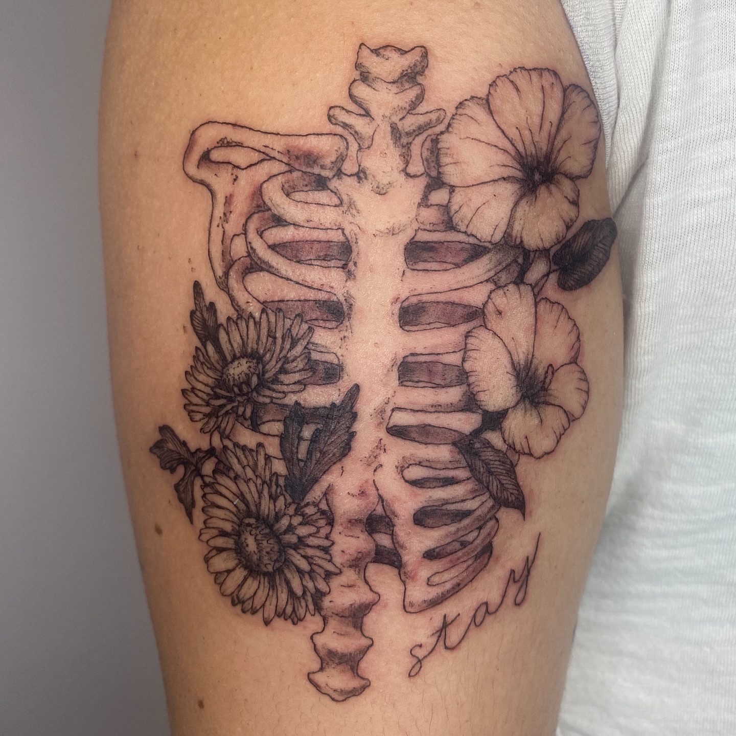 Tattoo by @axelhoney — black_and_grey
