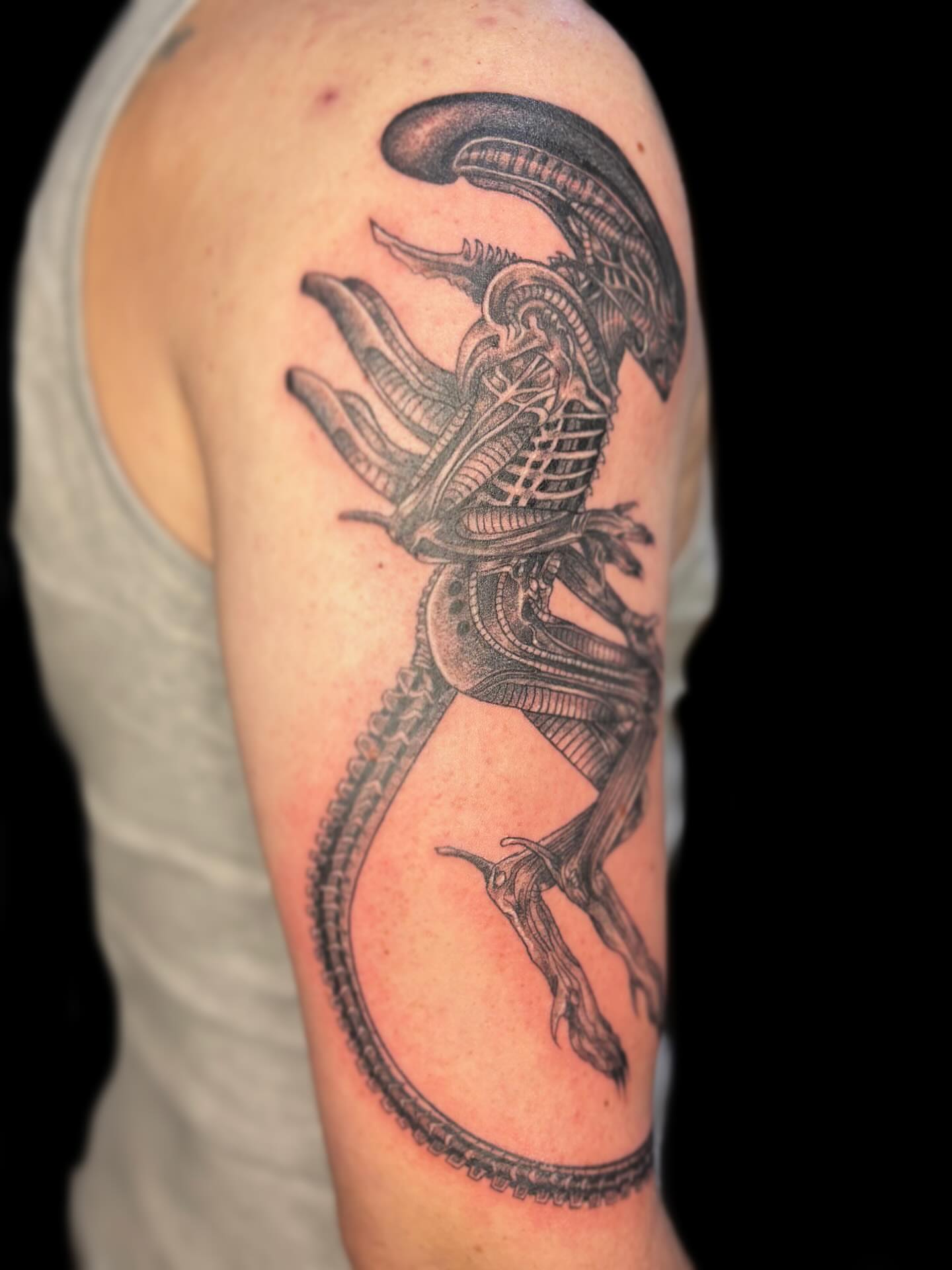 Alien xenomorph realism tattoo on the shoulder by Ashtyn ☾