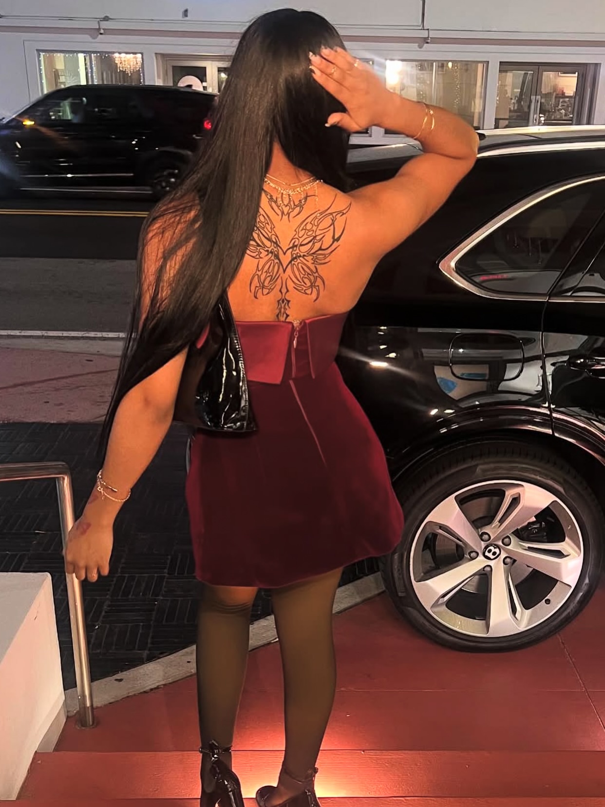 Floral design neo-traditional tattoo on the back by ATL Tattoo Artist💲