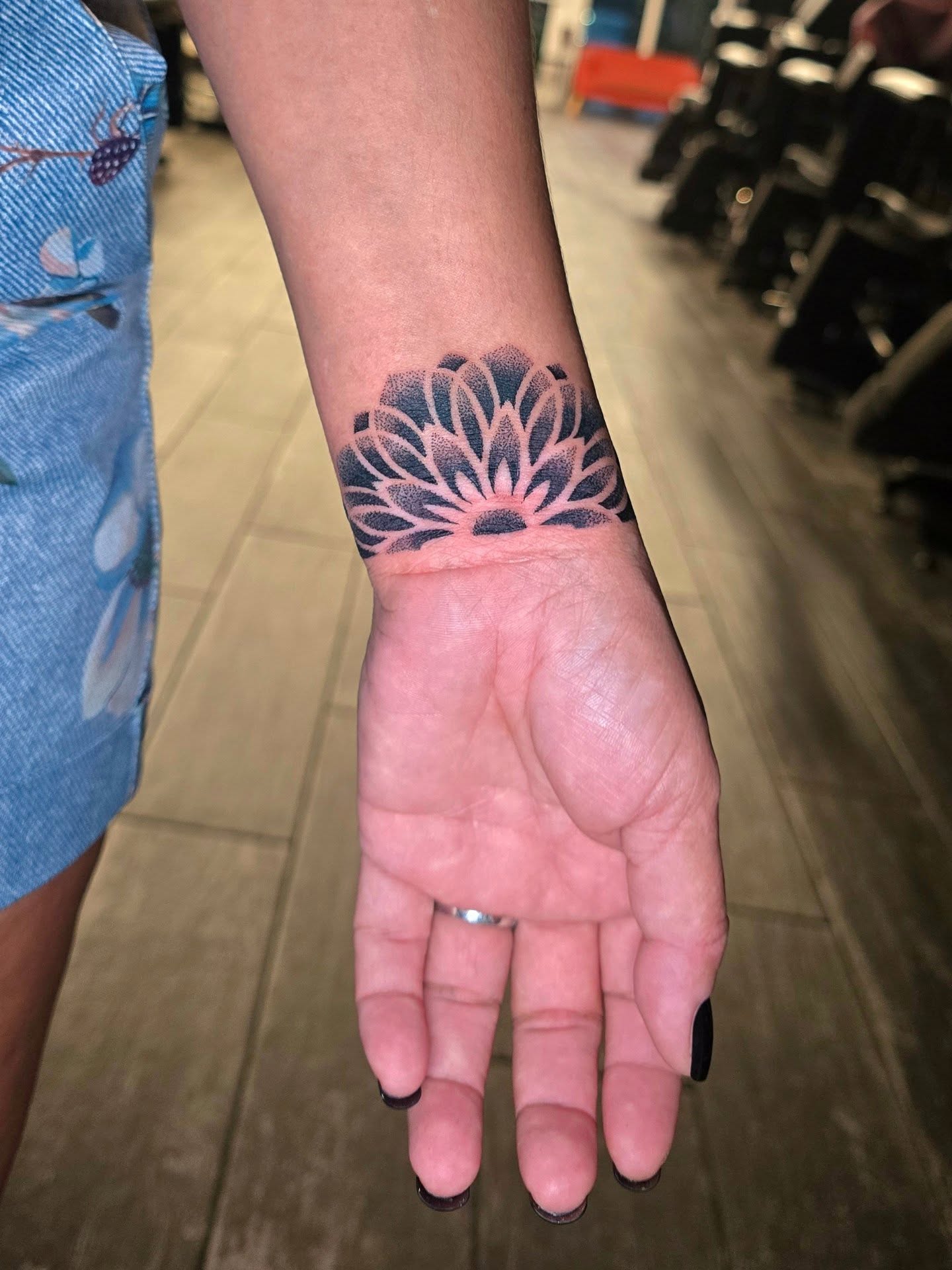 Tattoo by @santostefano.tattoo โ dotwork