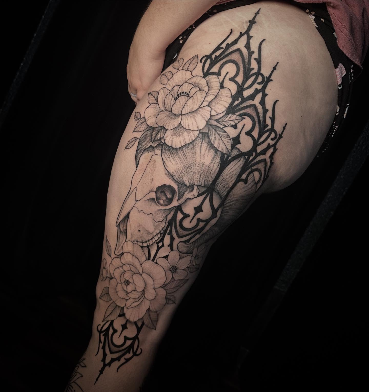 Tattoo by @inkedbysavanna — black_and_grey, realism