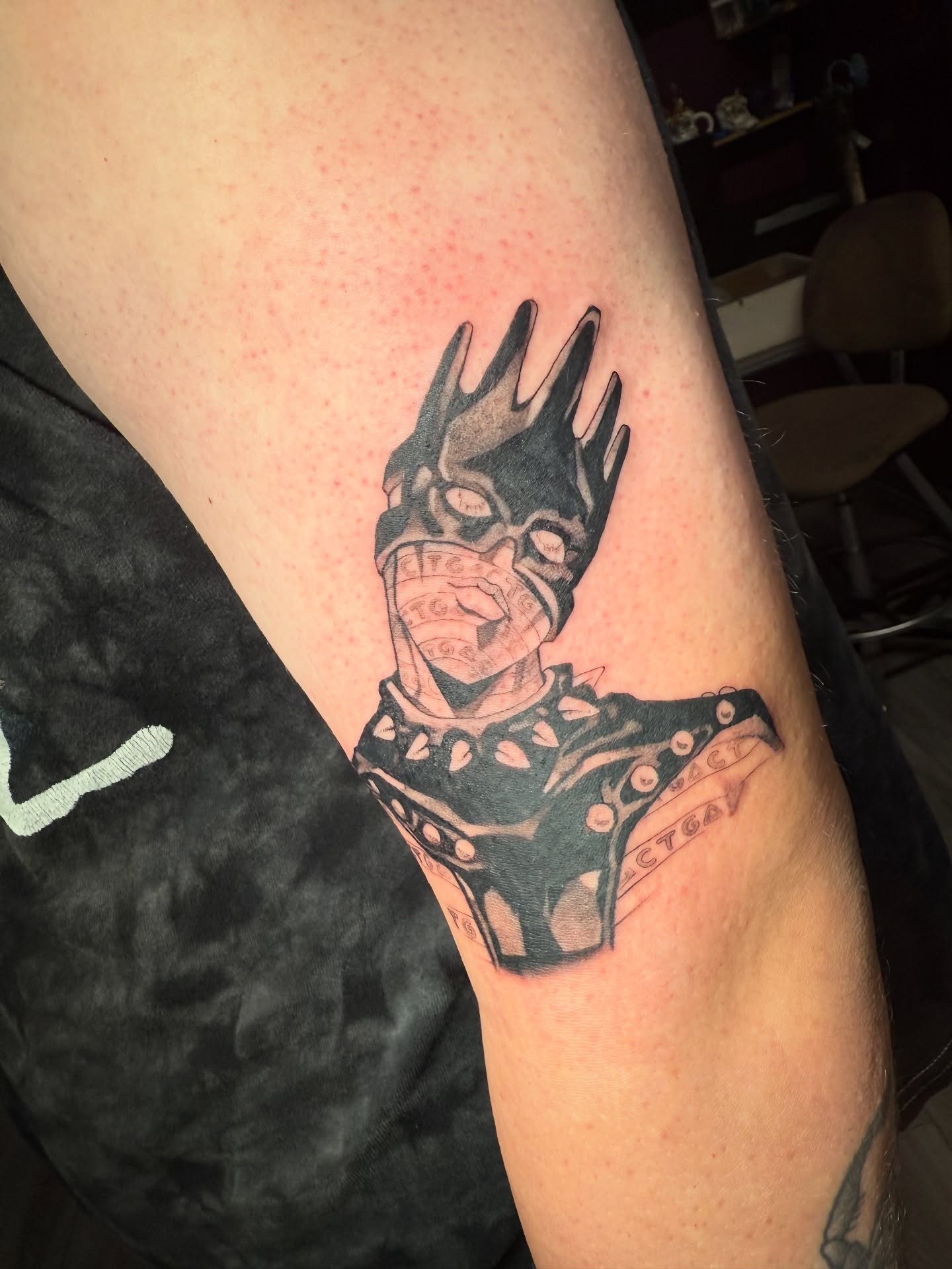 Tattoo by @taybeetattoo — black_and_grey