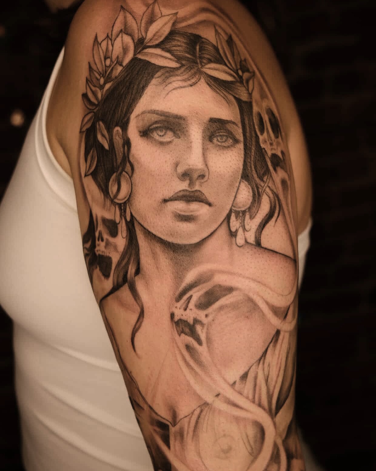 Tattoo by @francistattooer — realism, dotwork