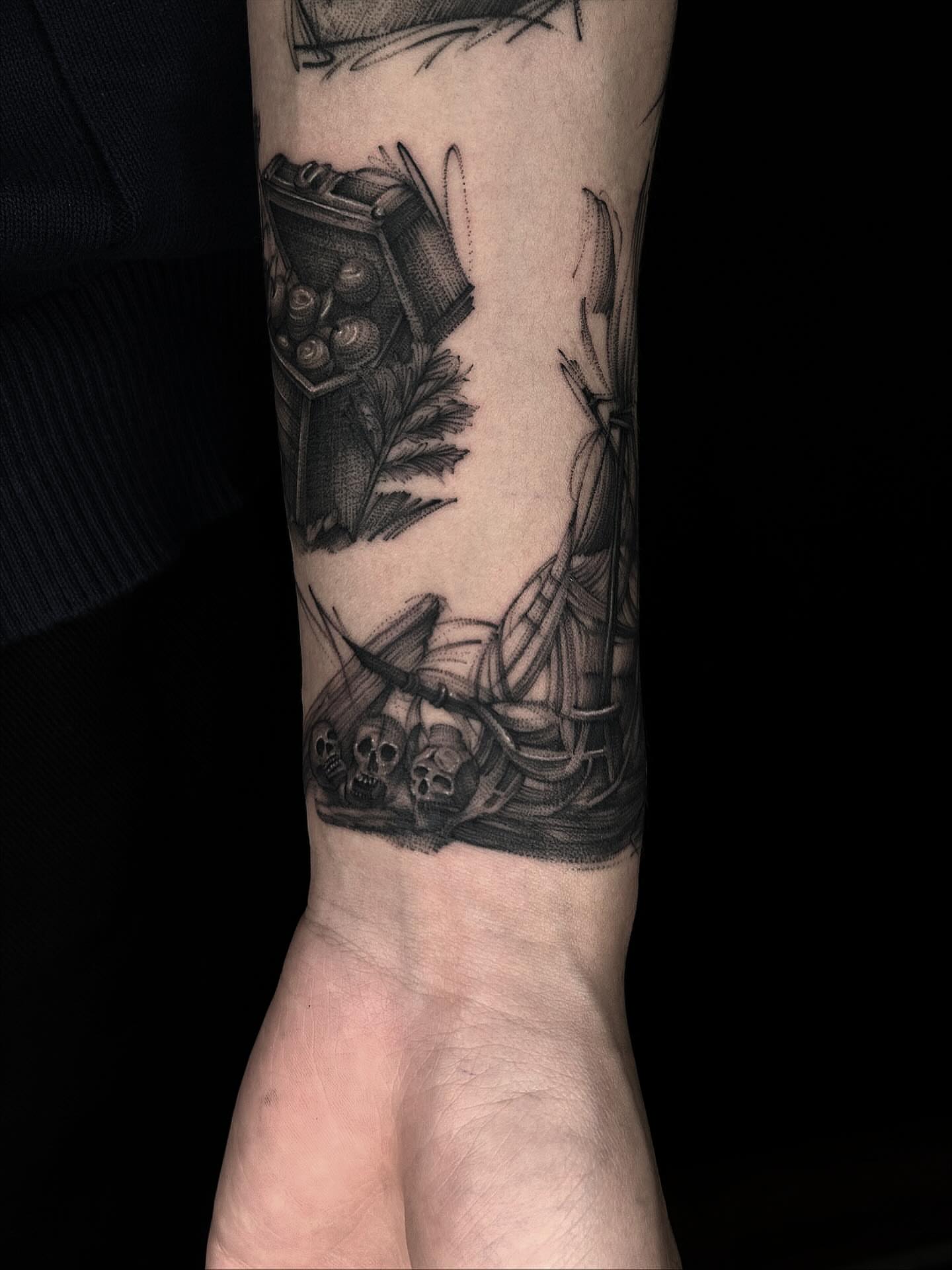 Tattoo by @tamilia_howall — black_and_grey