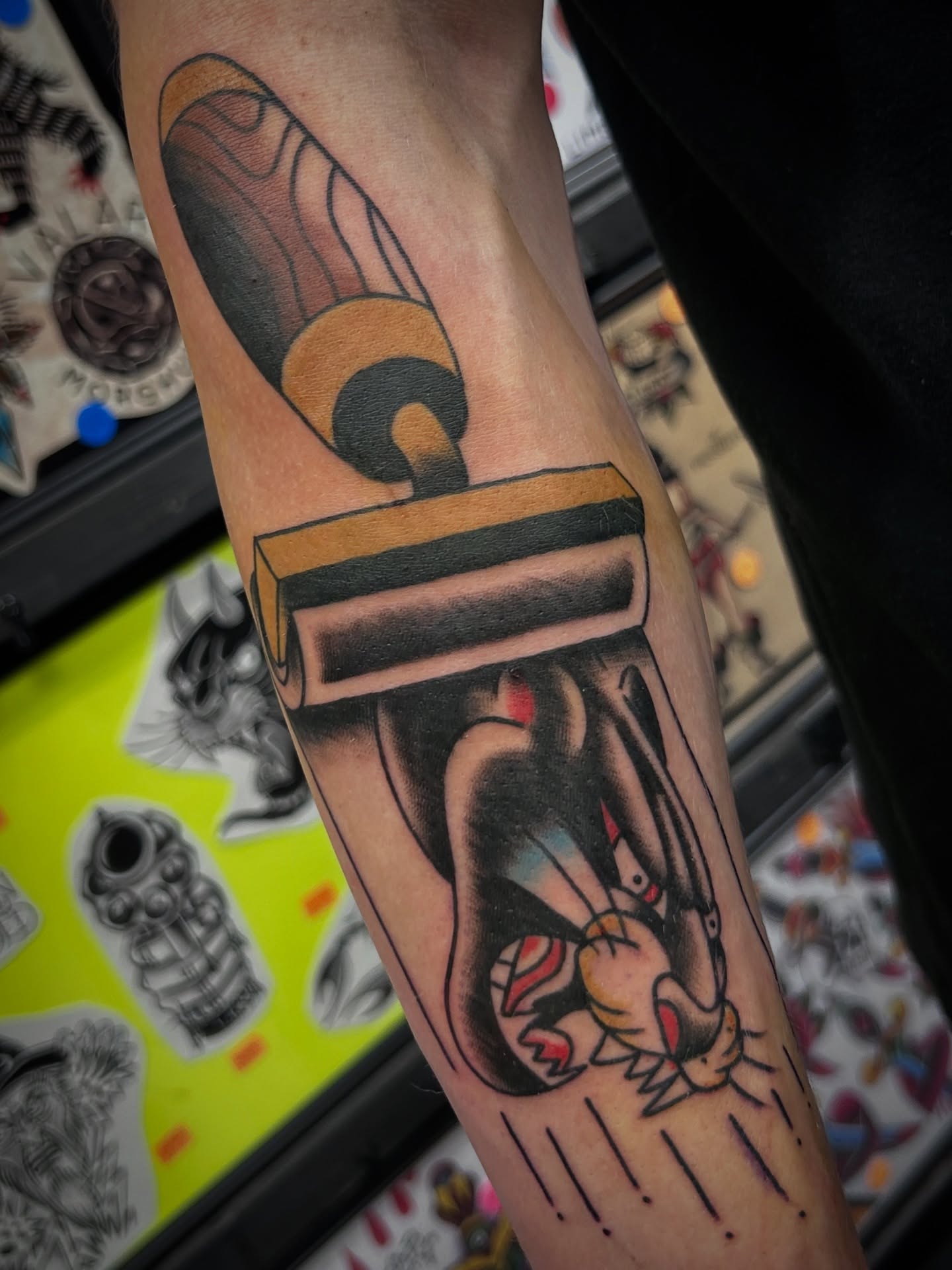 Hammer and claw American traditional tattoo on the forearm by キノ 🦊
