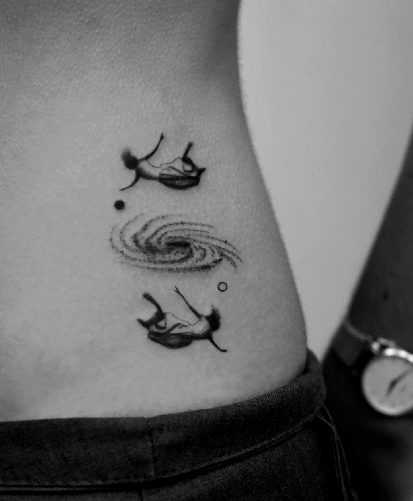 Tattoo by @metinkaraatli — dotwork, minimalist