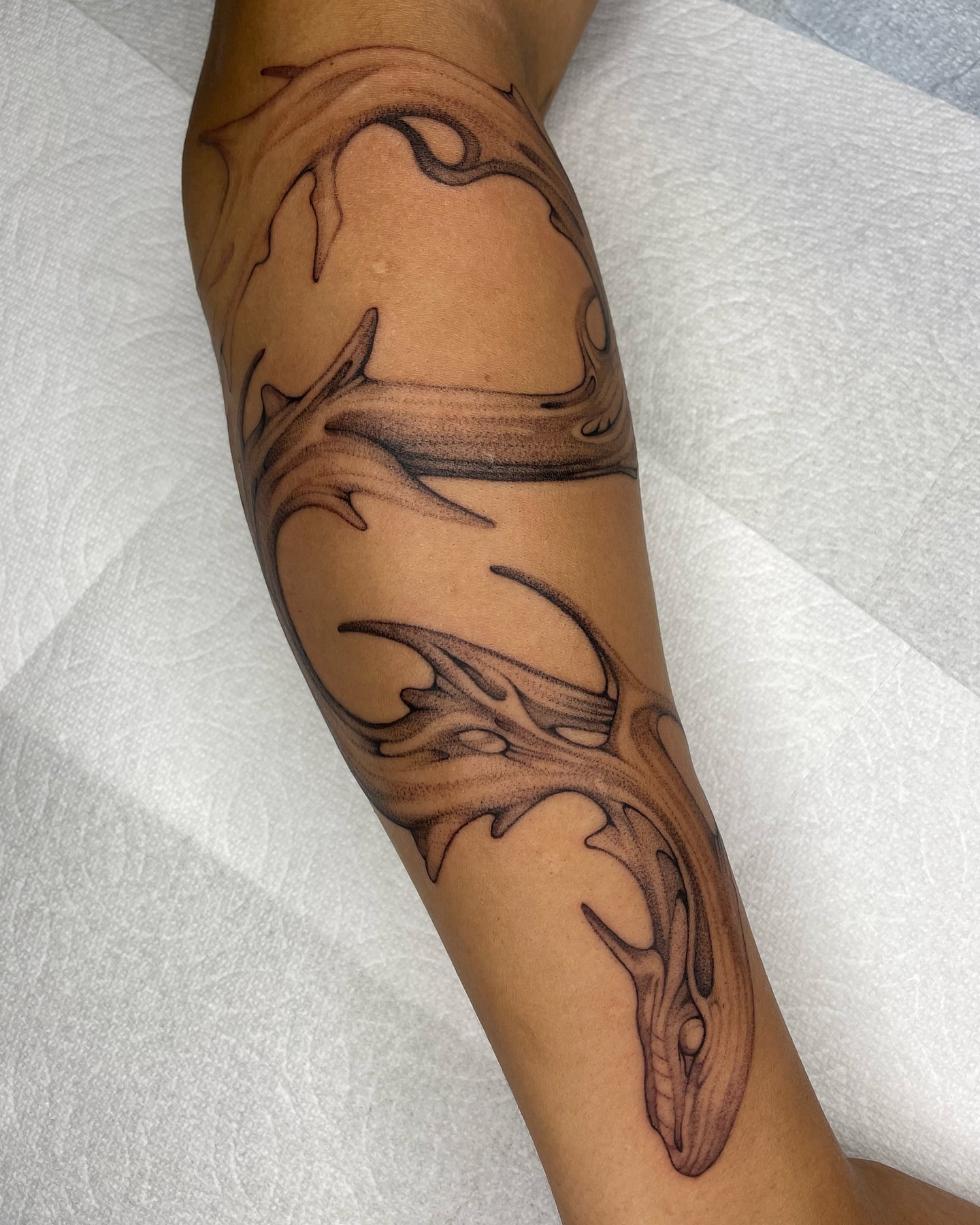 Tattoo by @carolineraer โ black_and_grey
